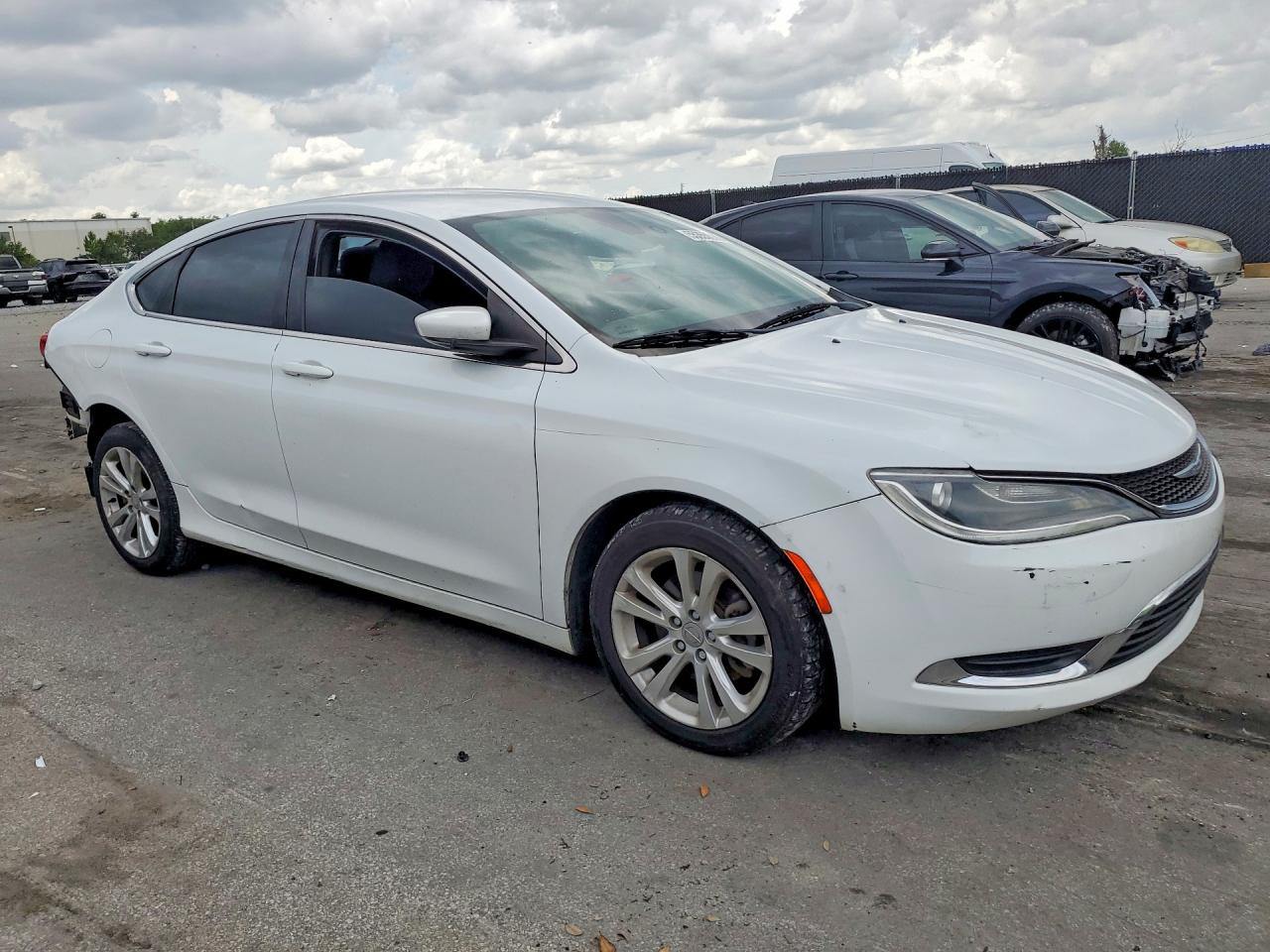 2015 Chrysler 200 Белый vin: 1C3CCCAB3FN598770