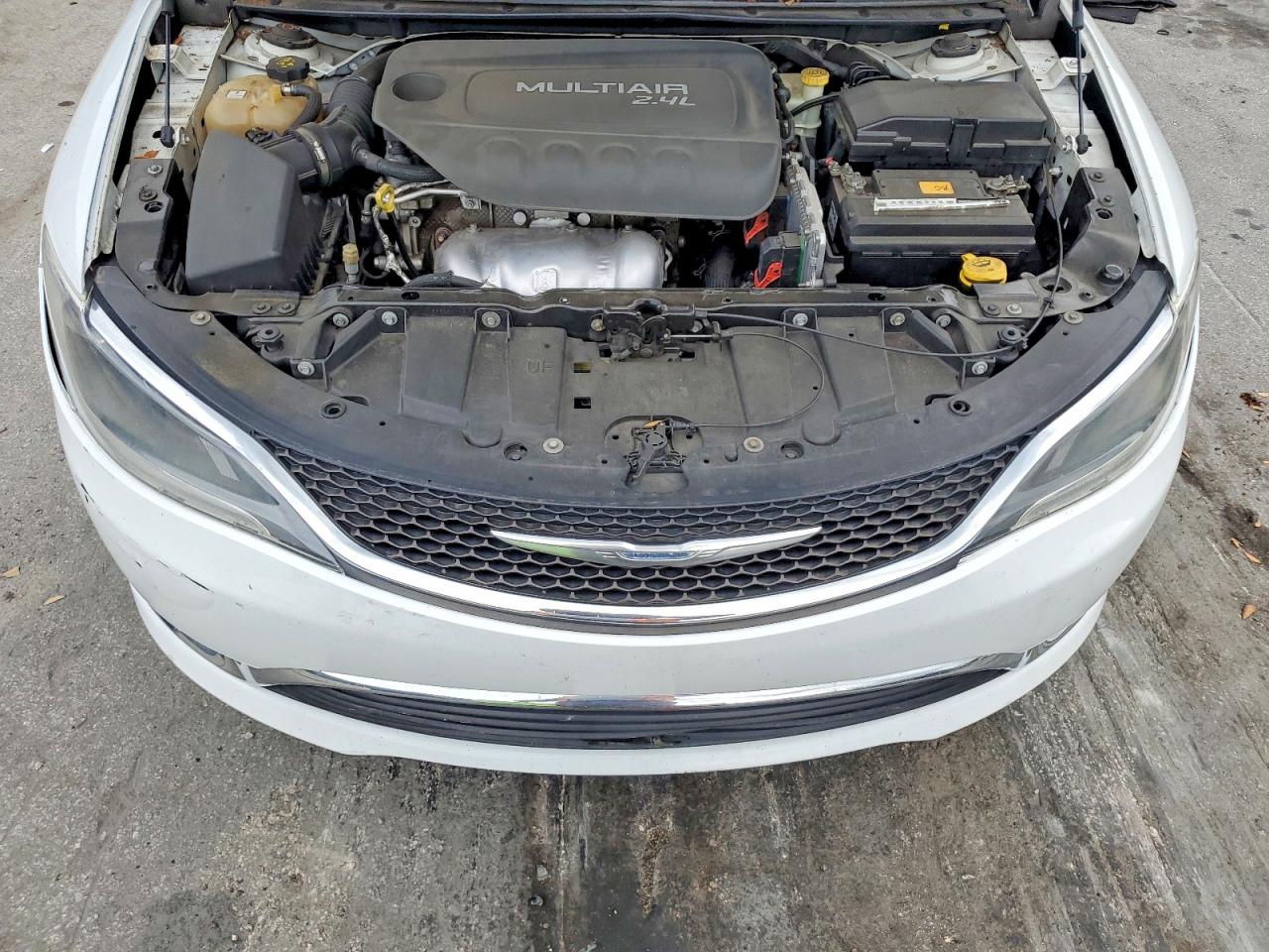 2015 Chrysler 200 Белый vin: 1C3CCCAB3FN598770