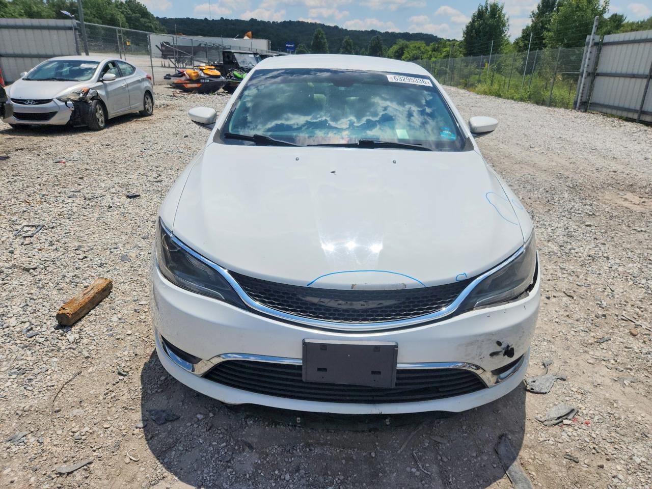 2015 Chrysler 200 Limited White vin: 1C3CCCAB3FN612389