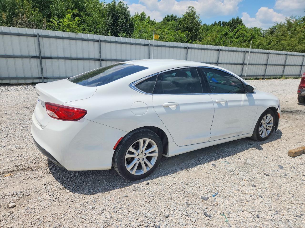 2015 Chrysler 200 Limited White vin: 1C3CCCAB3FN612389