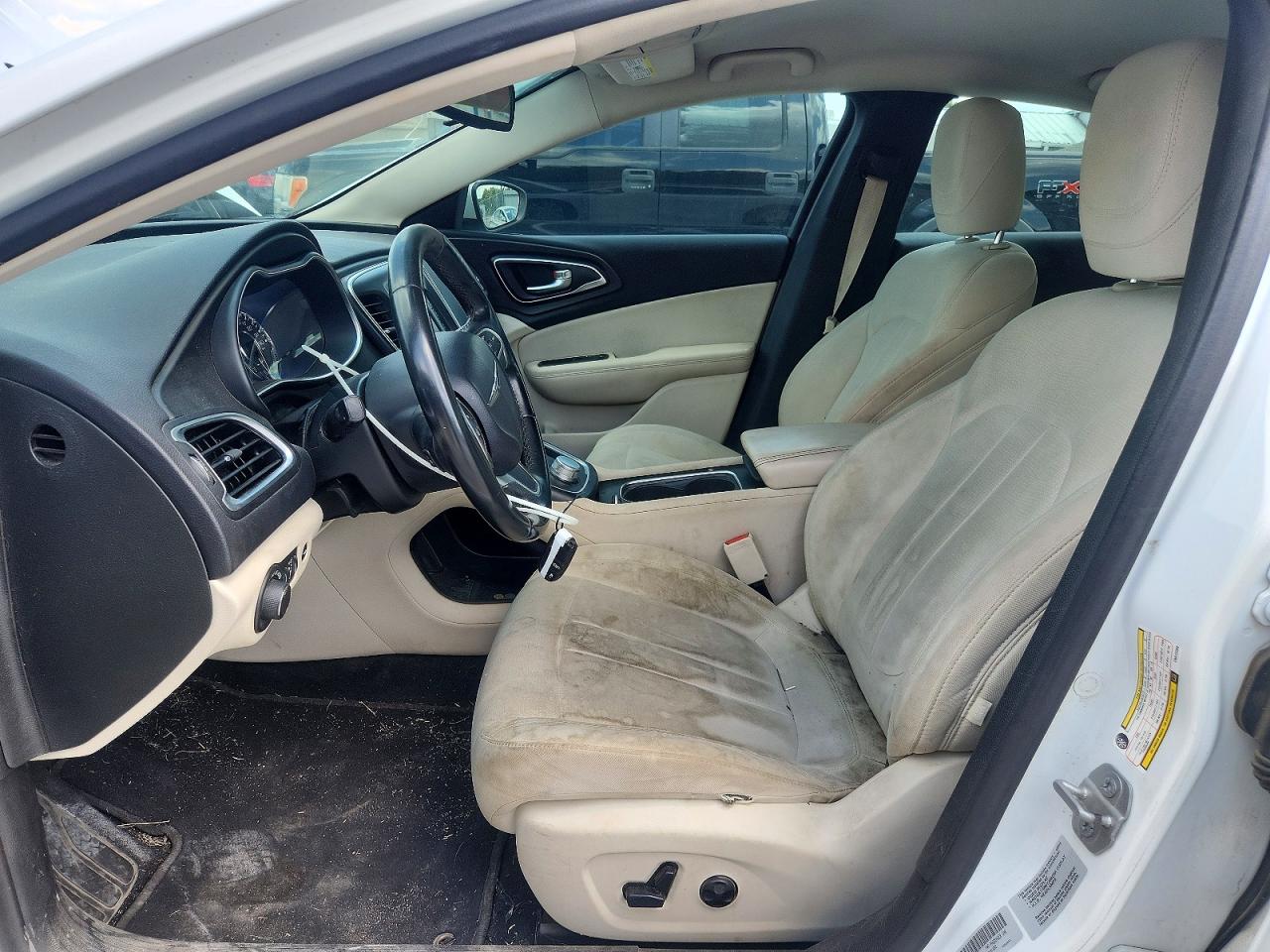 2015 Chrysler 200 Limited White vin: 1C3CCCAB3FN612389