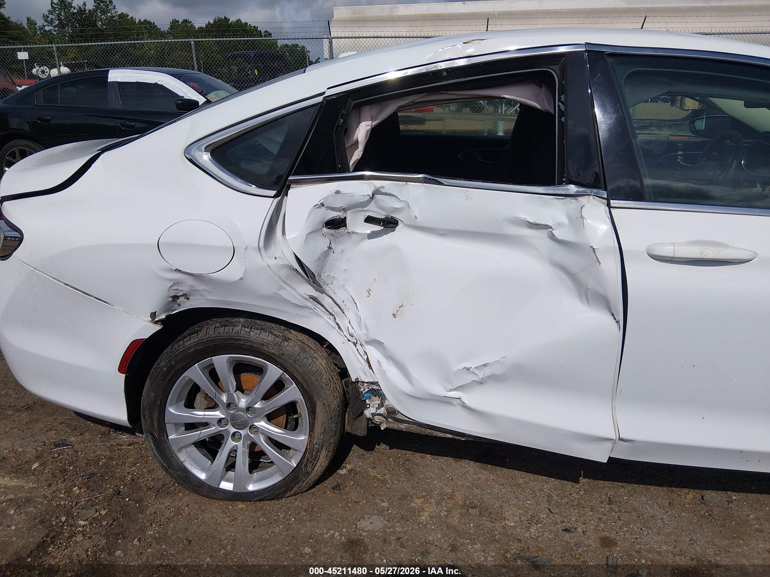 2015 Chrysler 200 Limited Белый vin: 1C3CCCAB3FN723931