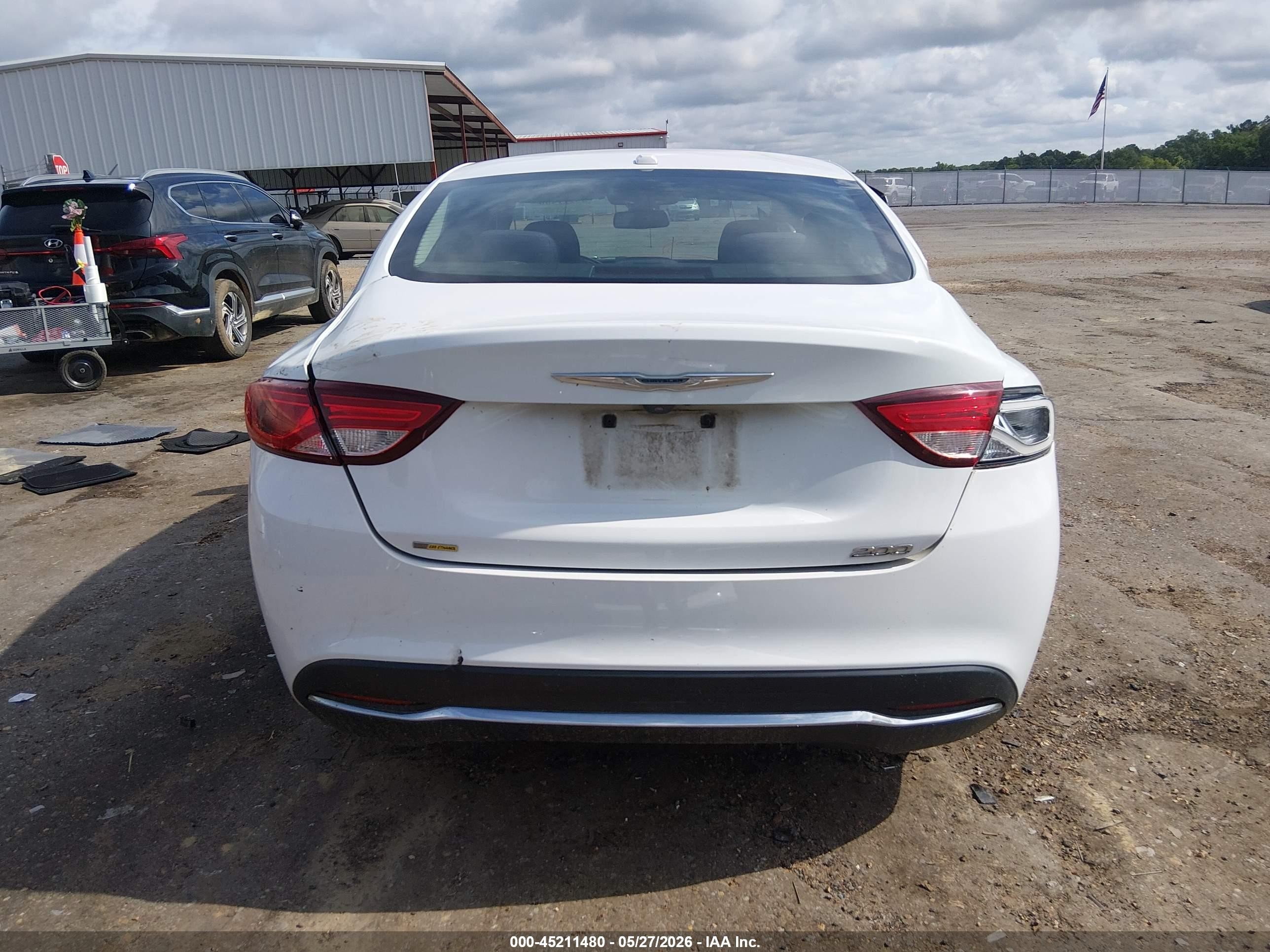 2015 Chrysler 200 Limited Белый vin: 1C3CCCAB3FN723931