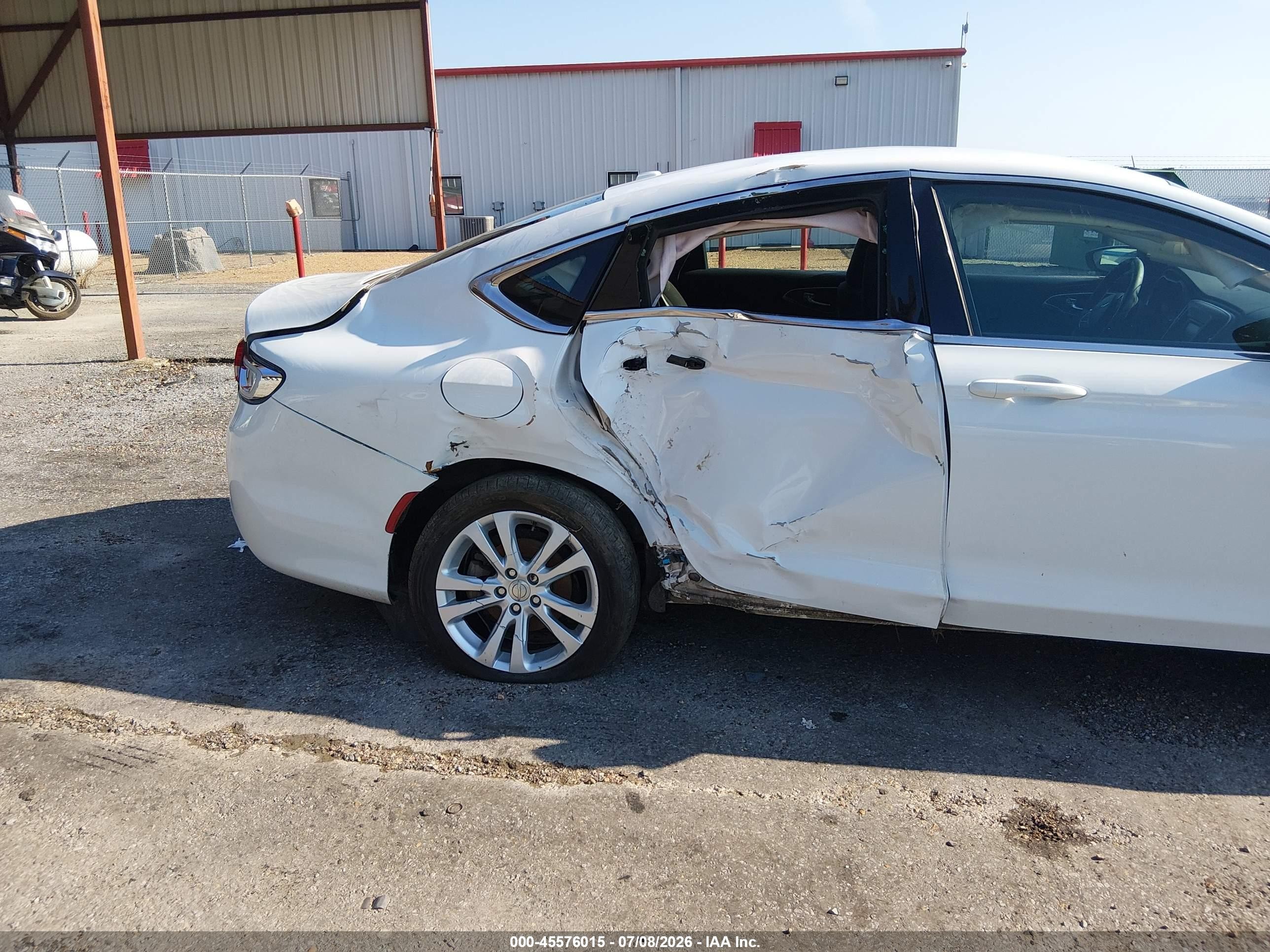 2015 Chrysler 200 Limited White vin: 1C3CCCAB3FN723931