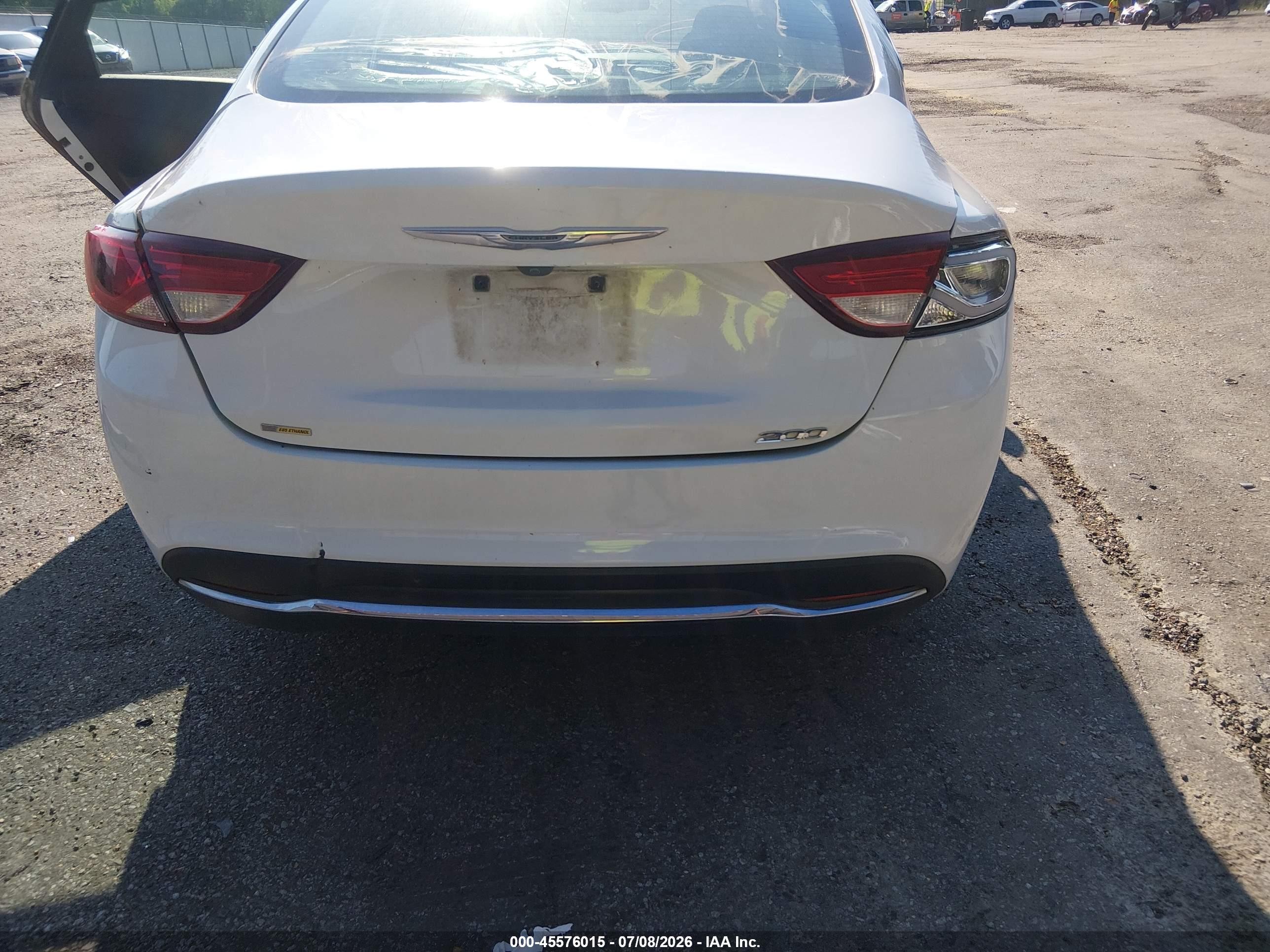 2015 Chrysler 200 Limited White vin: 1C3CCCAB3FN723931