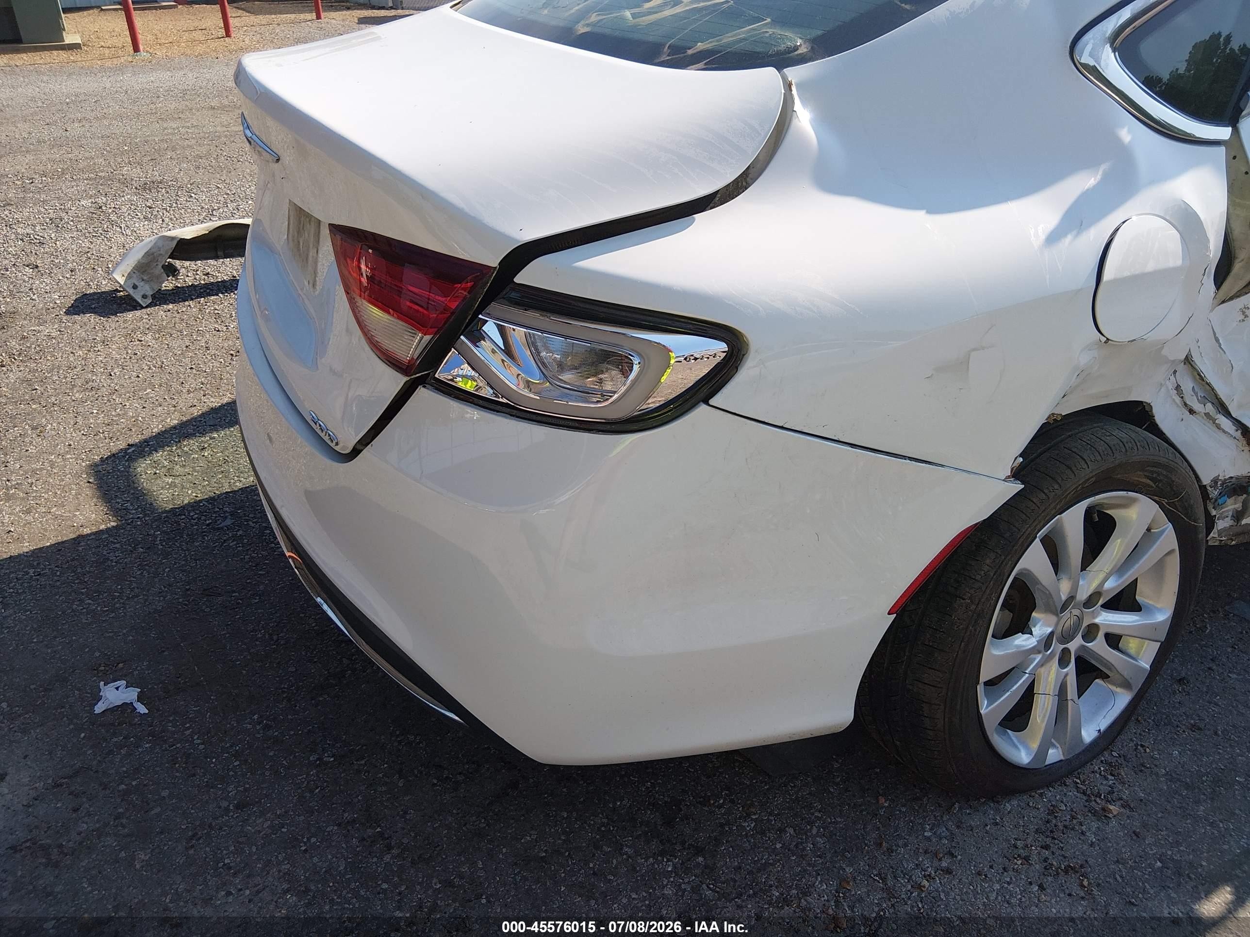 2015 Chrysler 200 Limited White vin: 1C3CCCAB3FN723931