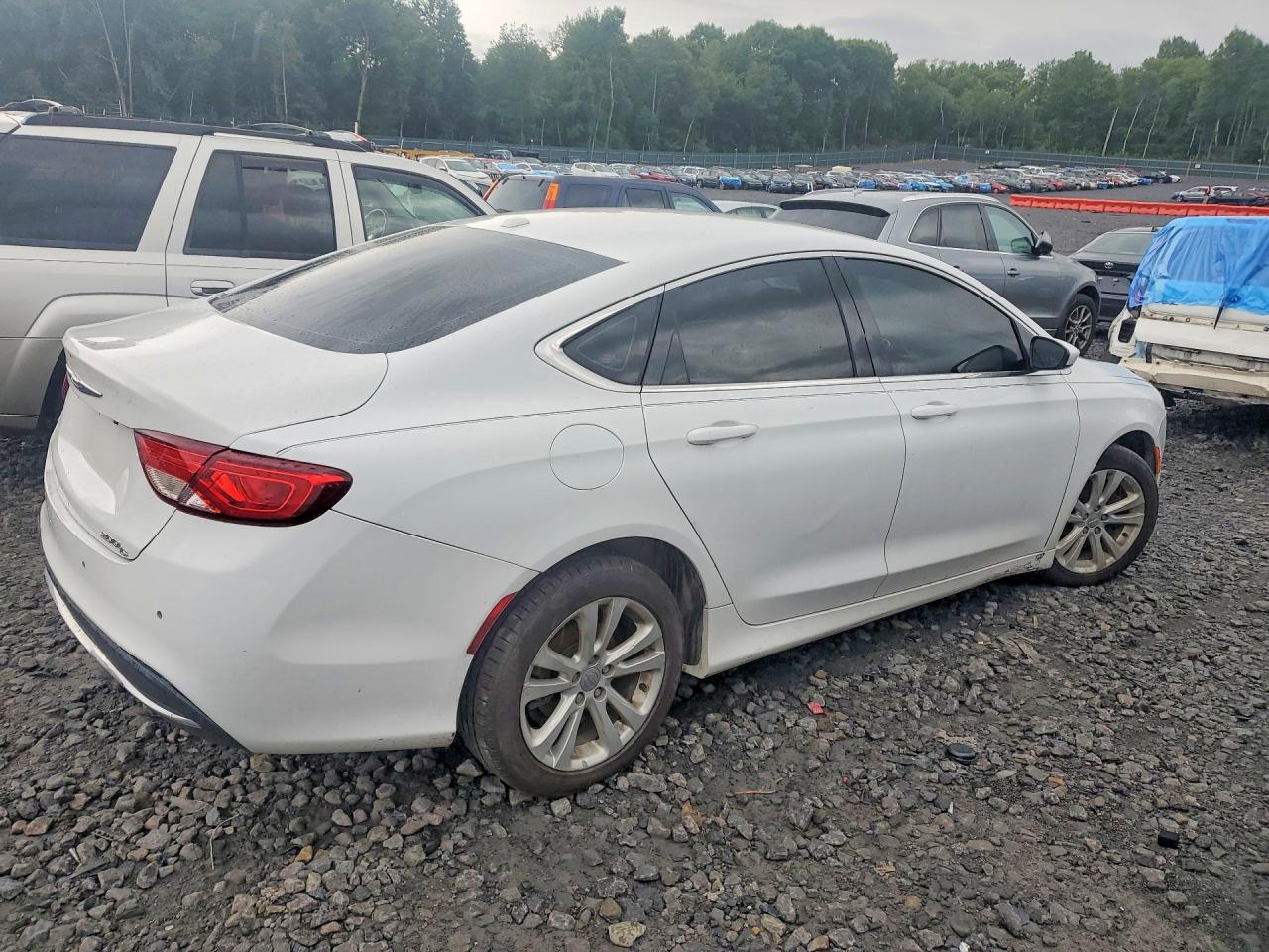 2015 Chrysler 200 Limited White vin: 1C3CCCAB3FN725534