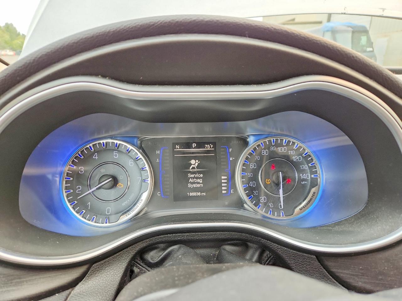 2015 Chrysler 200 Limited Серебряный vin: 1C3CCCAB3FN726134