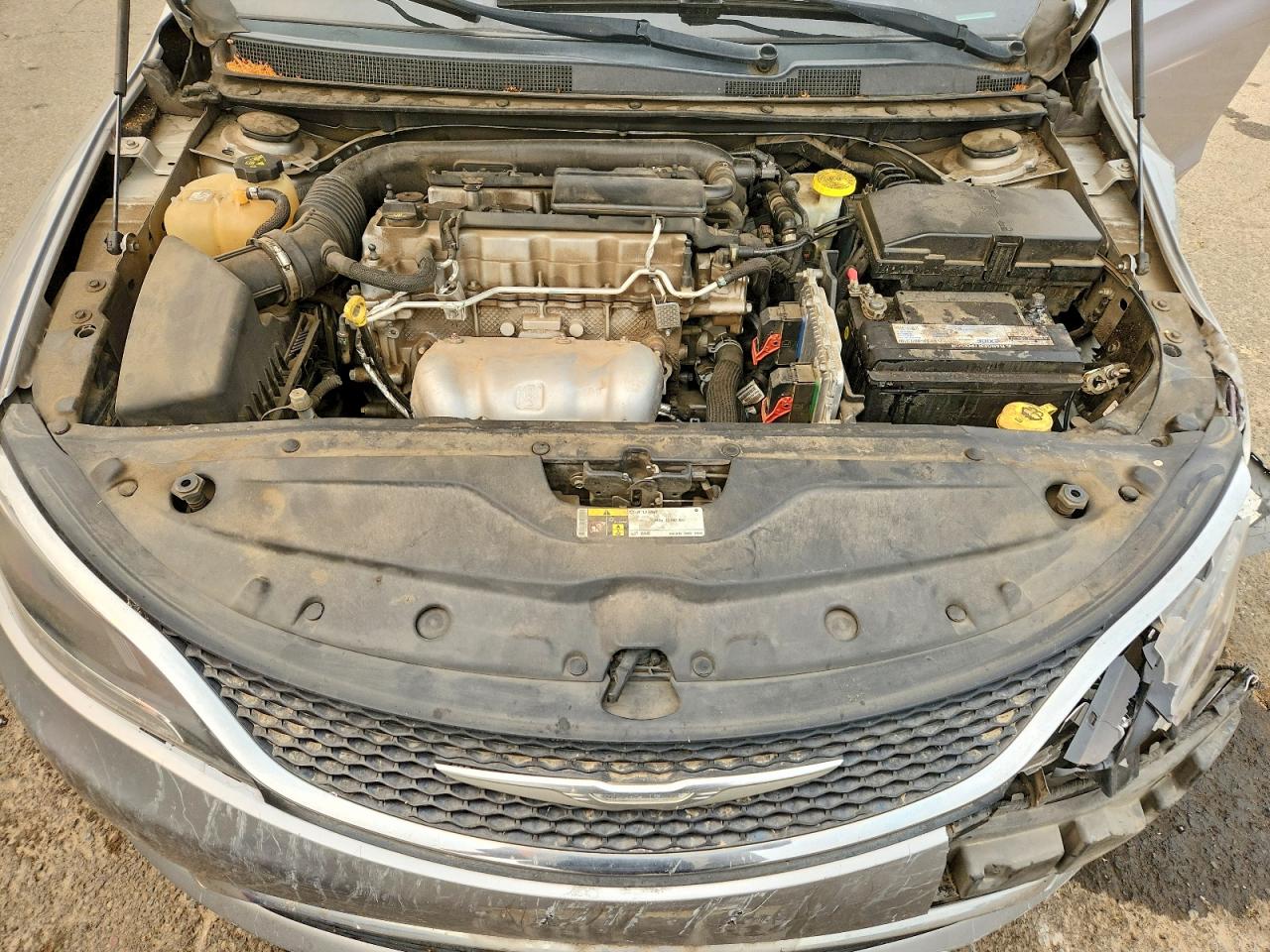2015 Chrysler 200 Limited Серебряный vin: 1C3CCCAB3FN726134