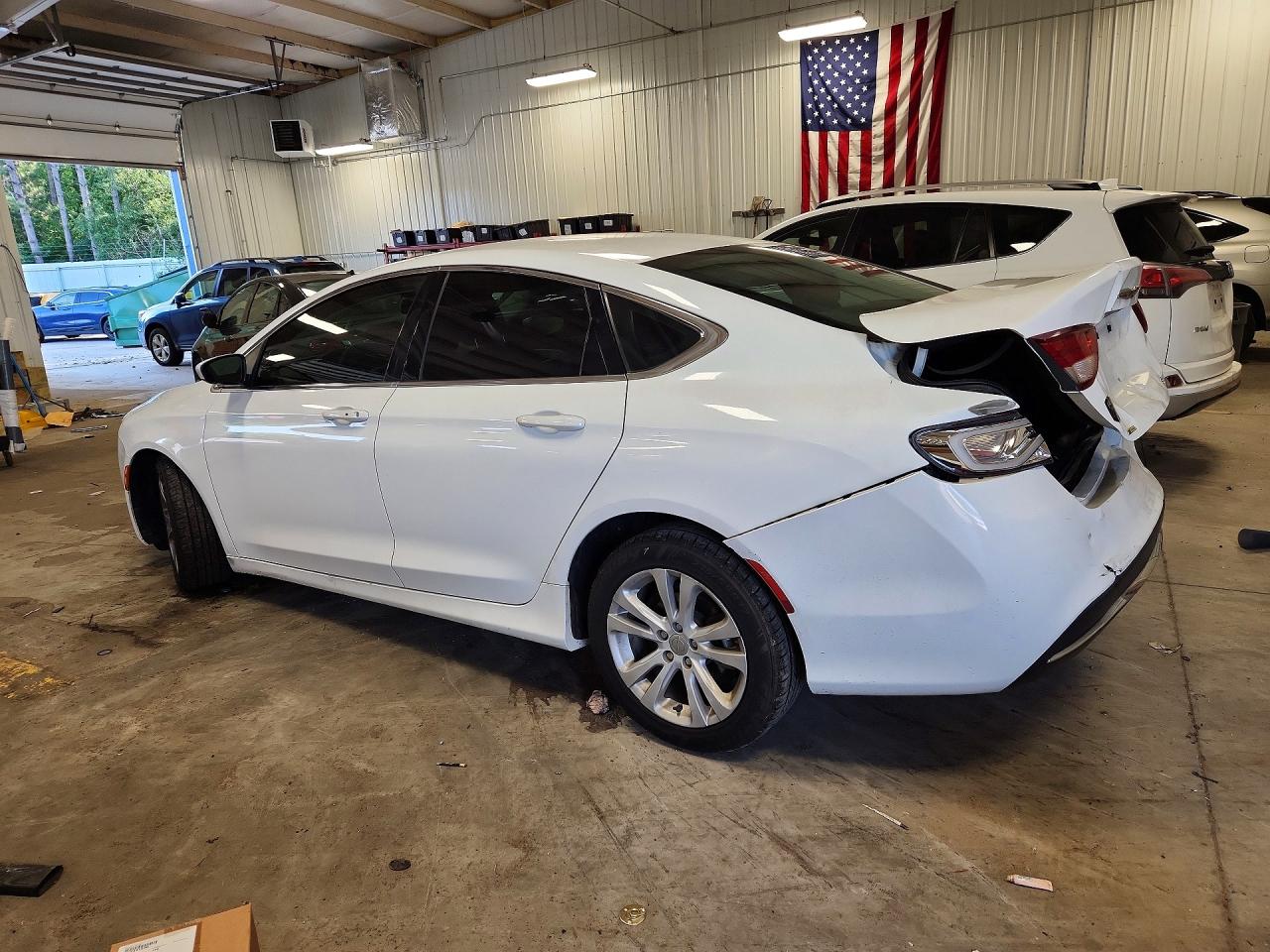 2015 Chrysler 200 Limited White vin: 1C3CCCAB3FN748277