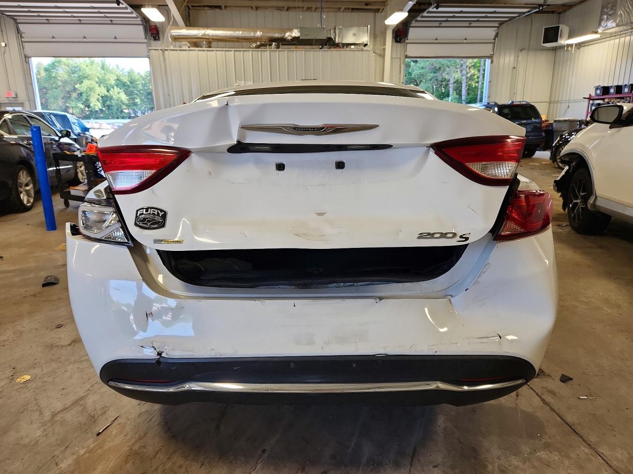2015 Chrysler 200 Limited White vin: 1C3CCCAB3FN748277