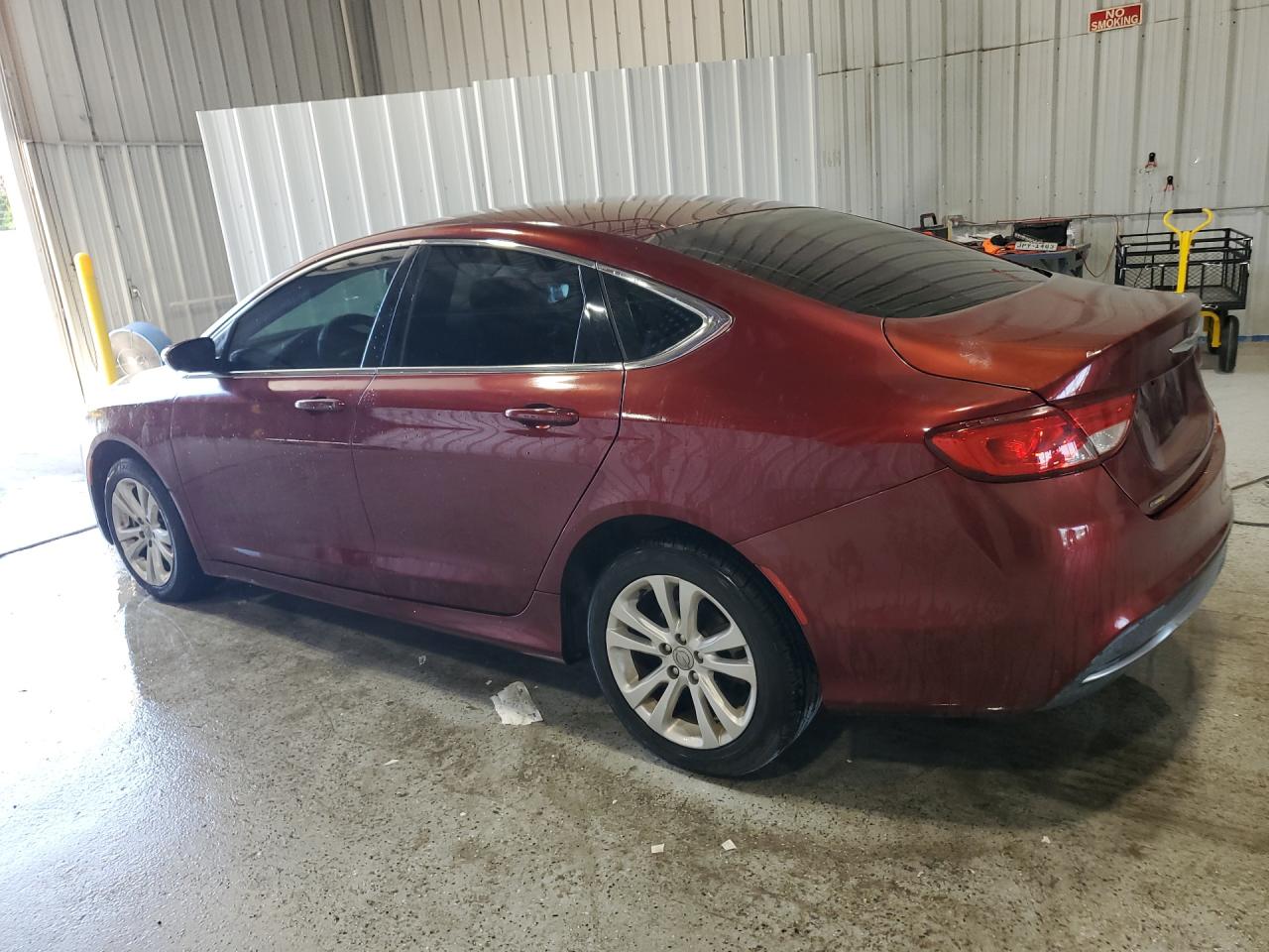 2016 Chrysler 200 Limited Темно-бордовый vin: 1C3CCCAB3GN148246 Damage: Left Qtr Panel, Dent(S) W/No Paint Dmg, 1/2 To 1 Inch