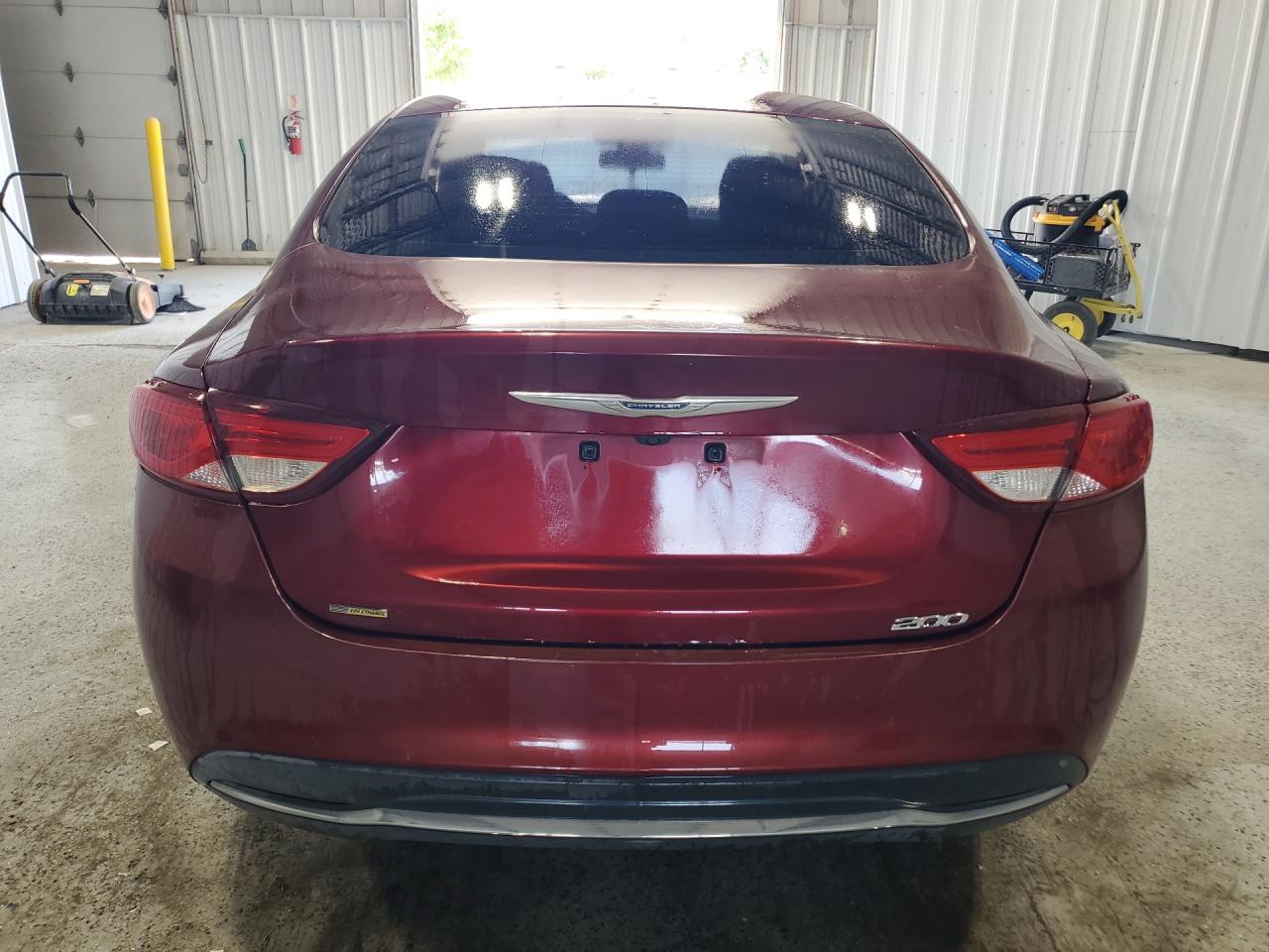 2016 Chrysler 200 Limited Темно-бордовый vin: 1C3CCCAB3GN148246 Damage: Rear Bumper, Heavy Scratch, 1 To 2 Inches