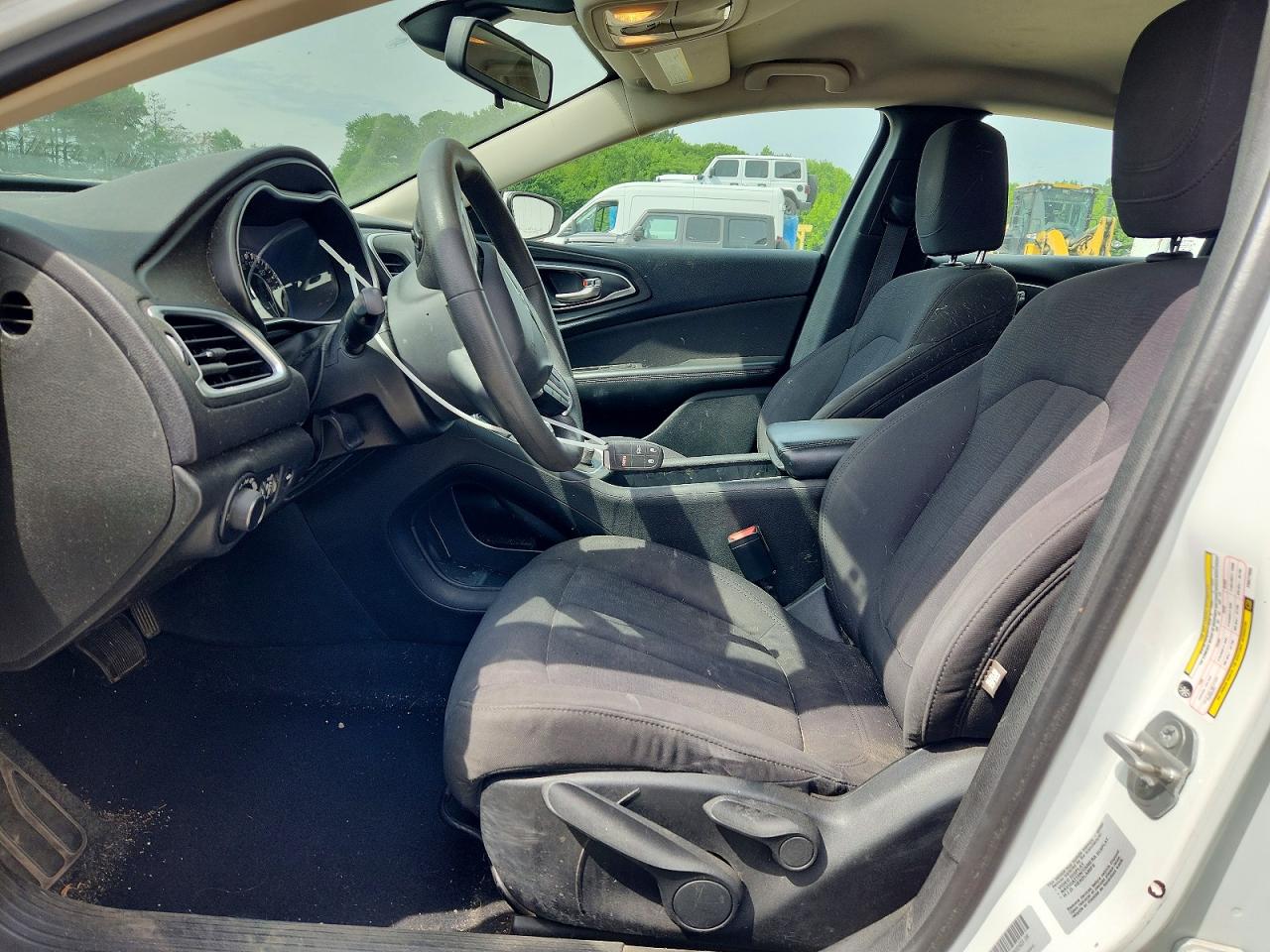2015 Chrysler 200 Limited Белый vin: 1C3CCCAB4FN577653