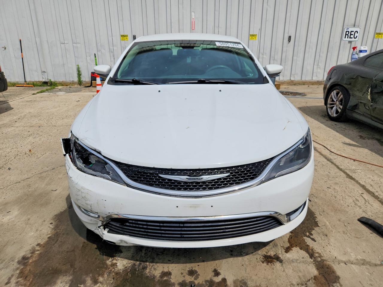 2015 Chrysler 200 Limited Белый vin: 1C3CCCAB4FN577653