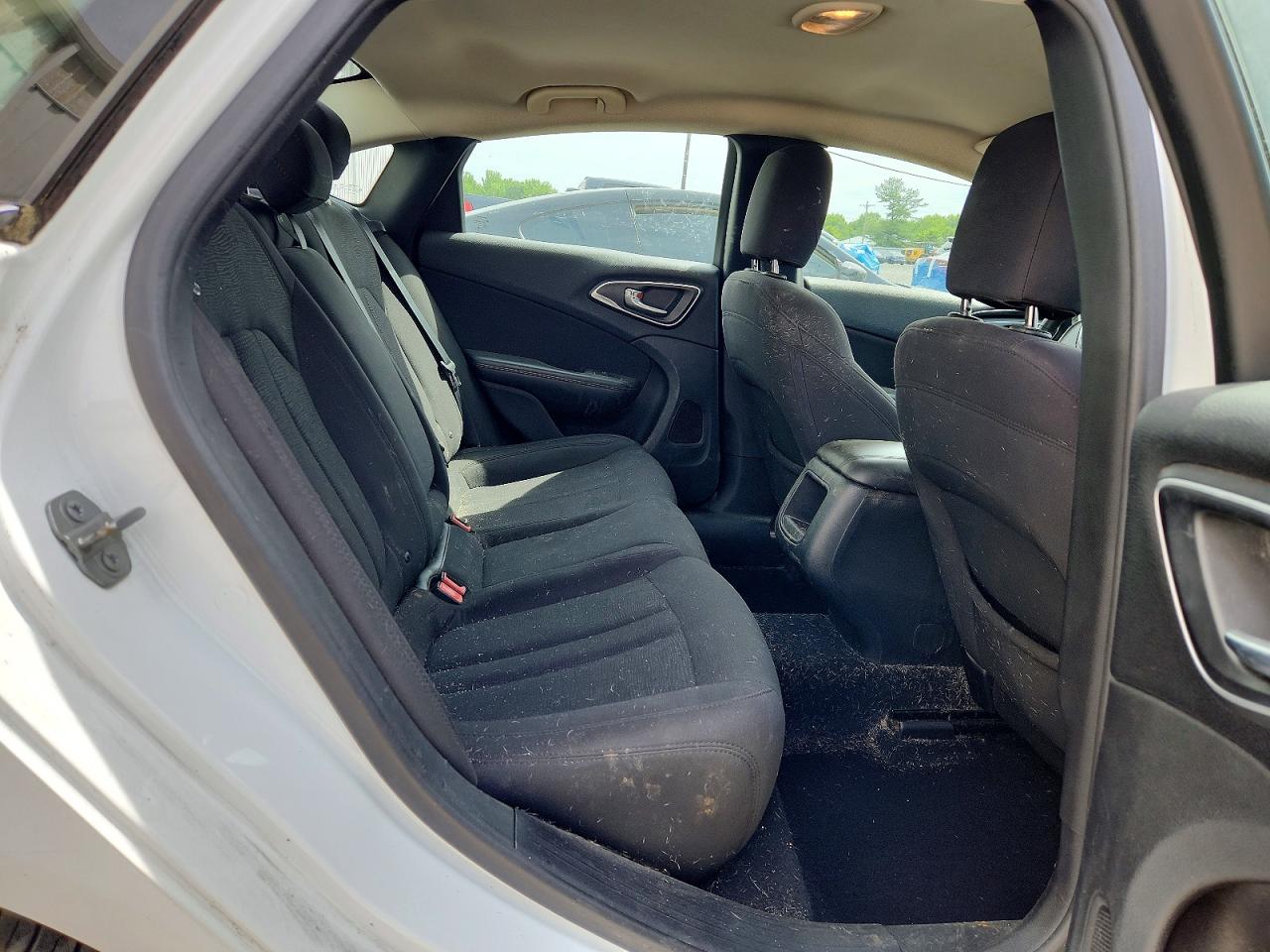 2015 Chrysler 200 Limited Белый vin: 1C3CCCAB4FN577653