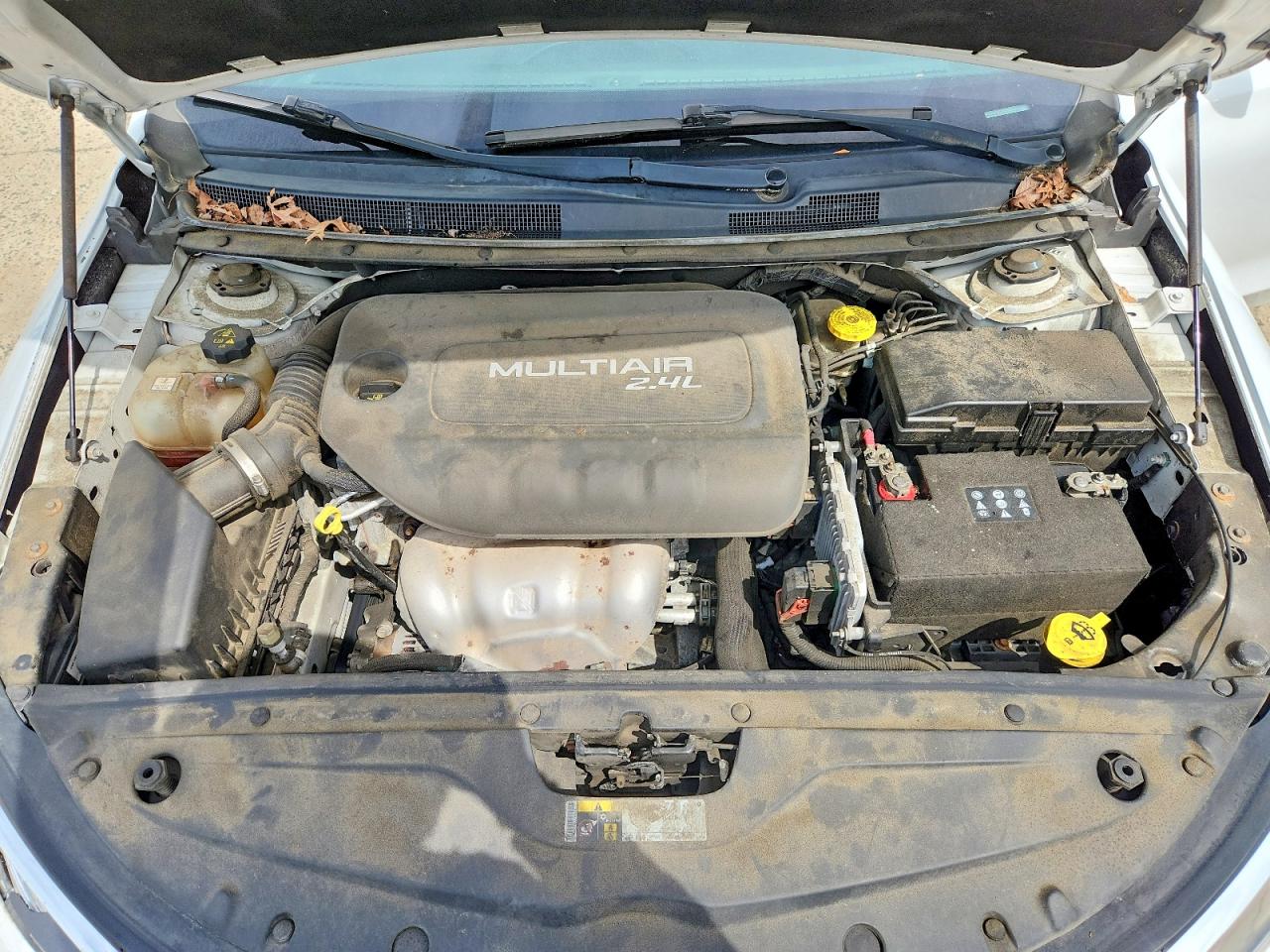 2015 Chrysler 200 Limited Белый vin: 1C3CCCAB4FN577653