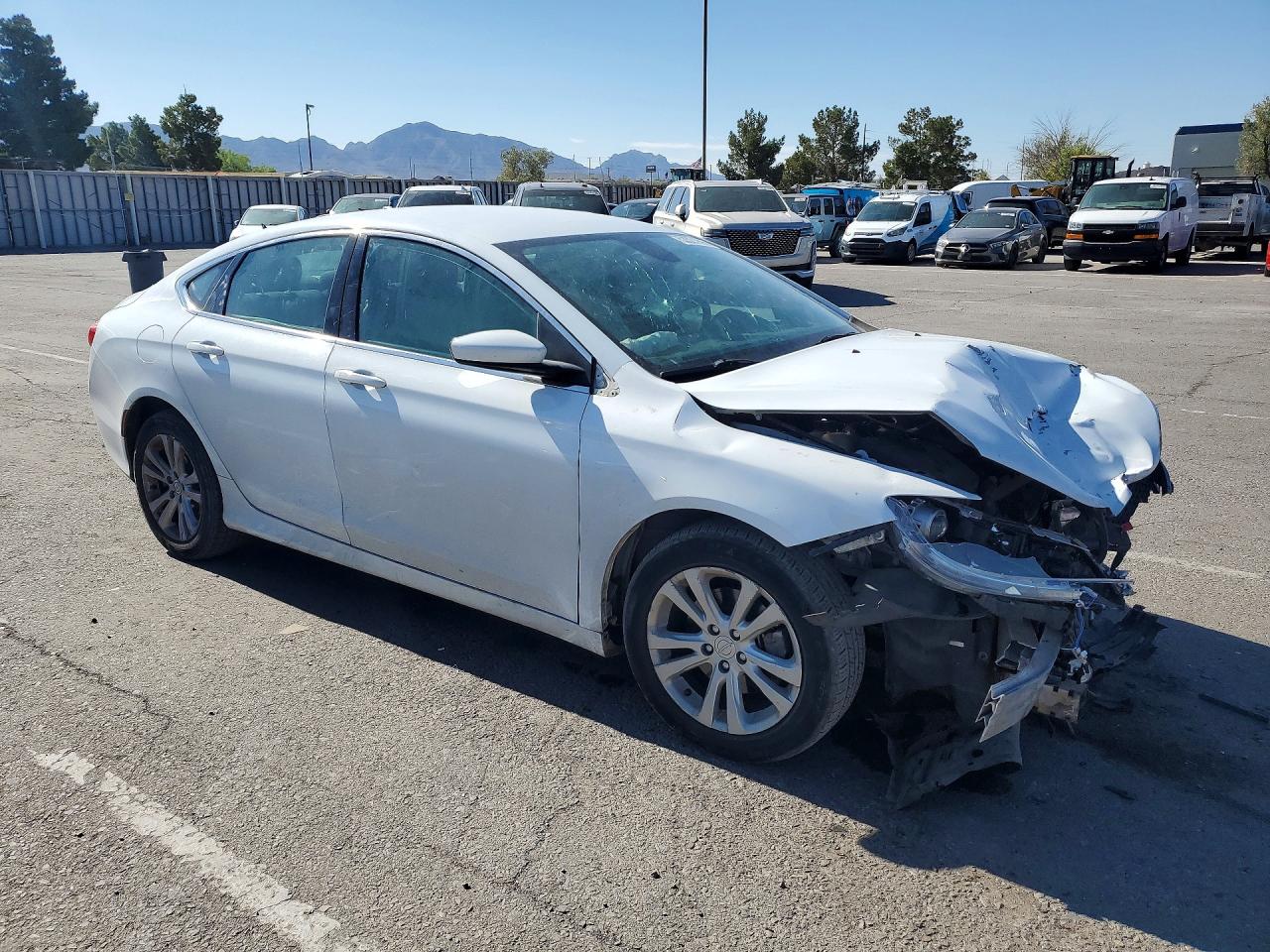 2015 Chrysler 200 Limited White vin: 1C3CCCAB4FN580150