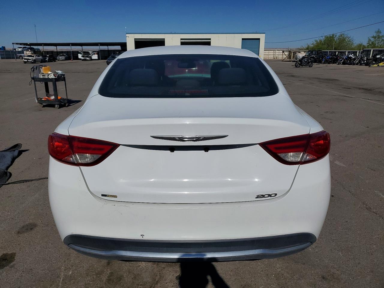 2015 Chrysler 200 Limited White vin: 1C3CCCAB4FN580150