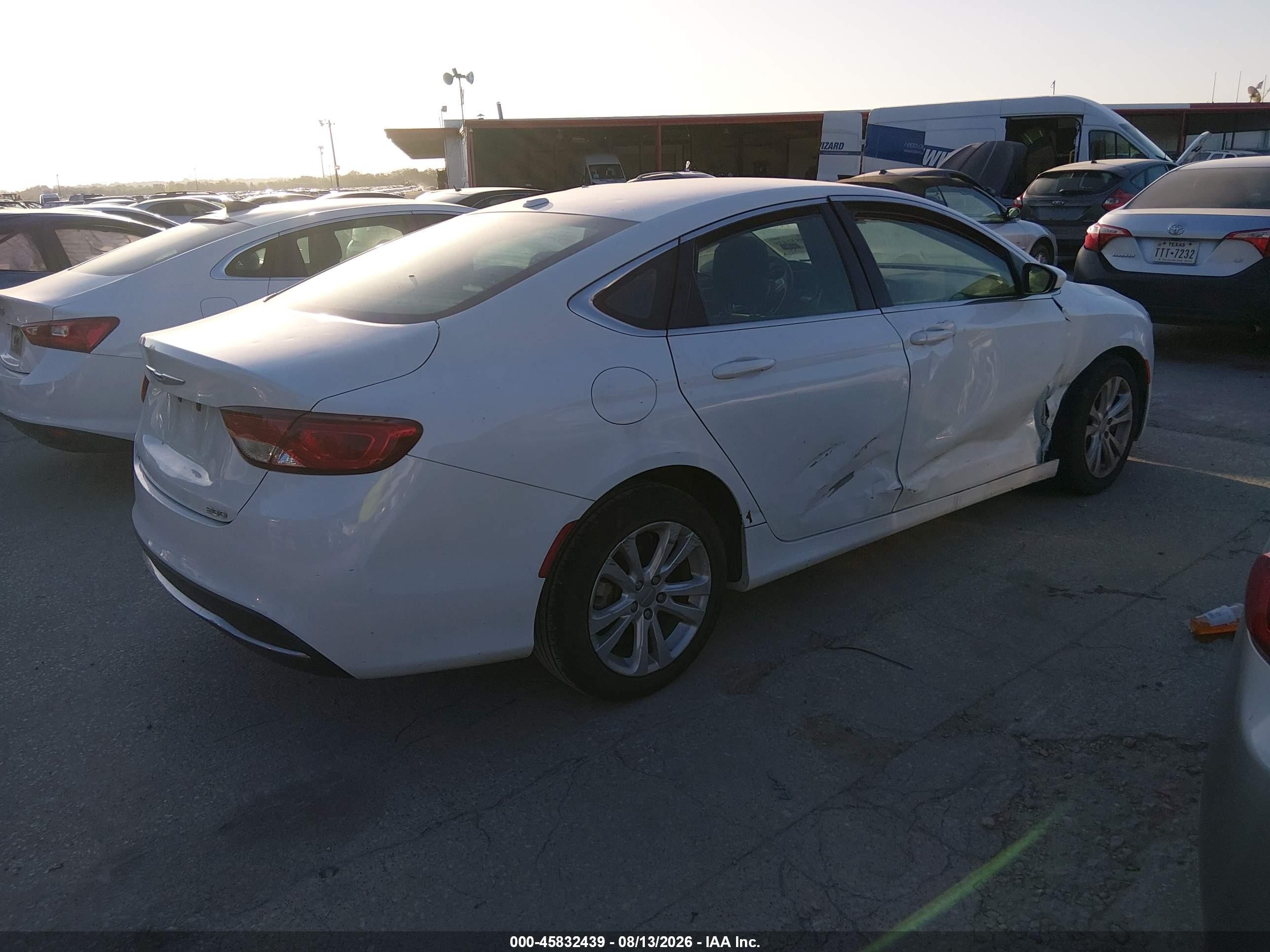 2015 Chrysler 200 Limited White vin: 1C3CCCAB4FN593867