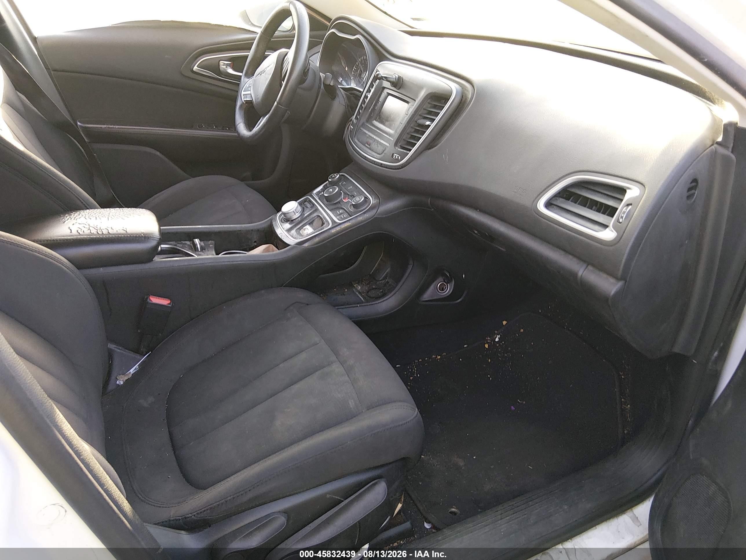 2015 Chrysler 200 Limited White vin: 1C3CCCAB4FN593867