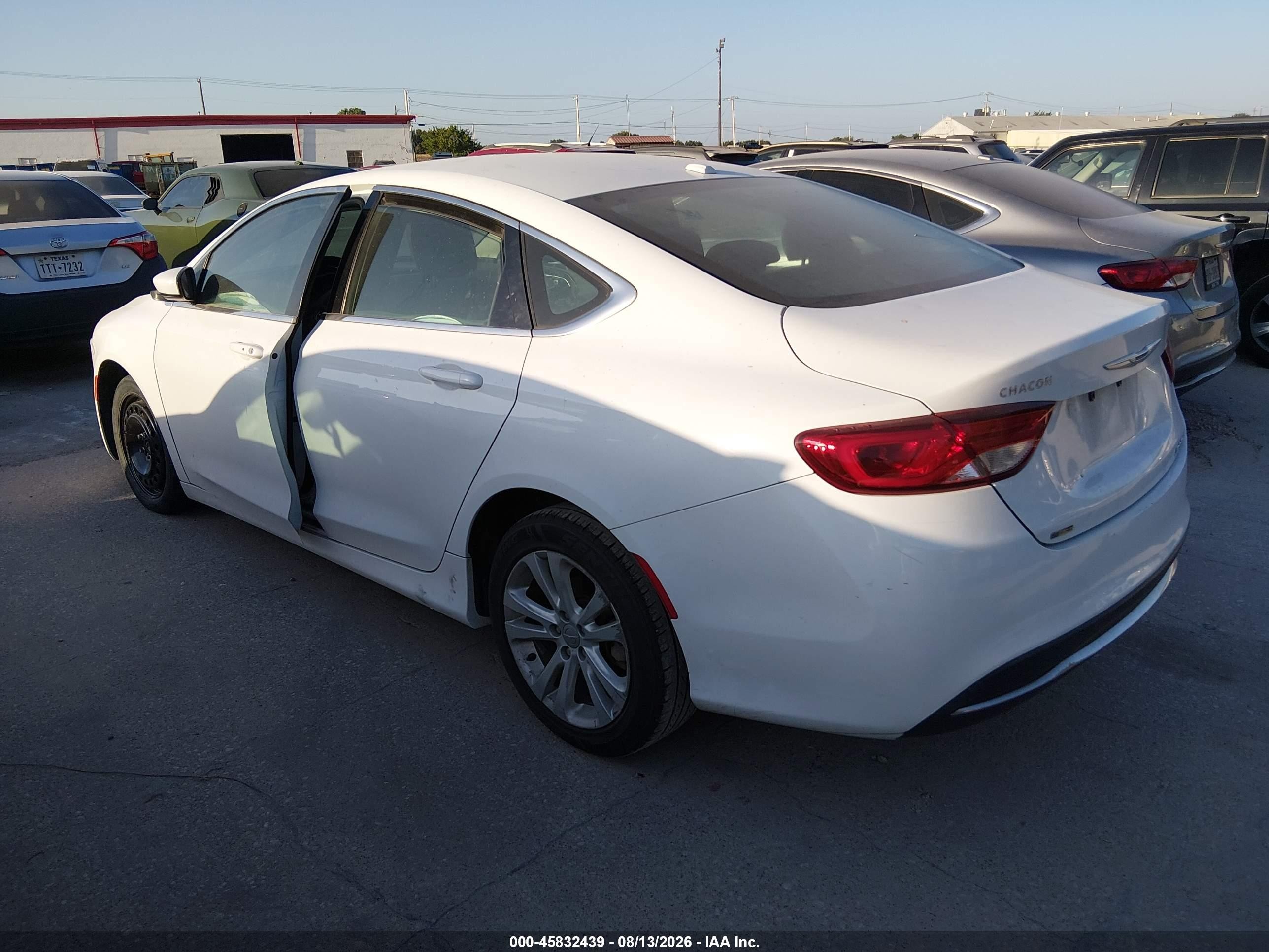 2015 Chrysler 200 Limited White vin: 1C3CCCAB4FN593867