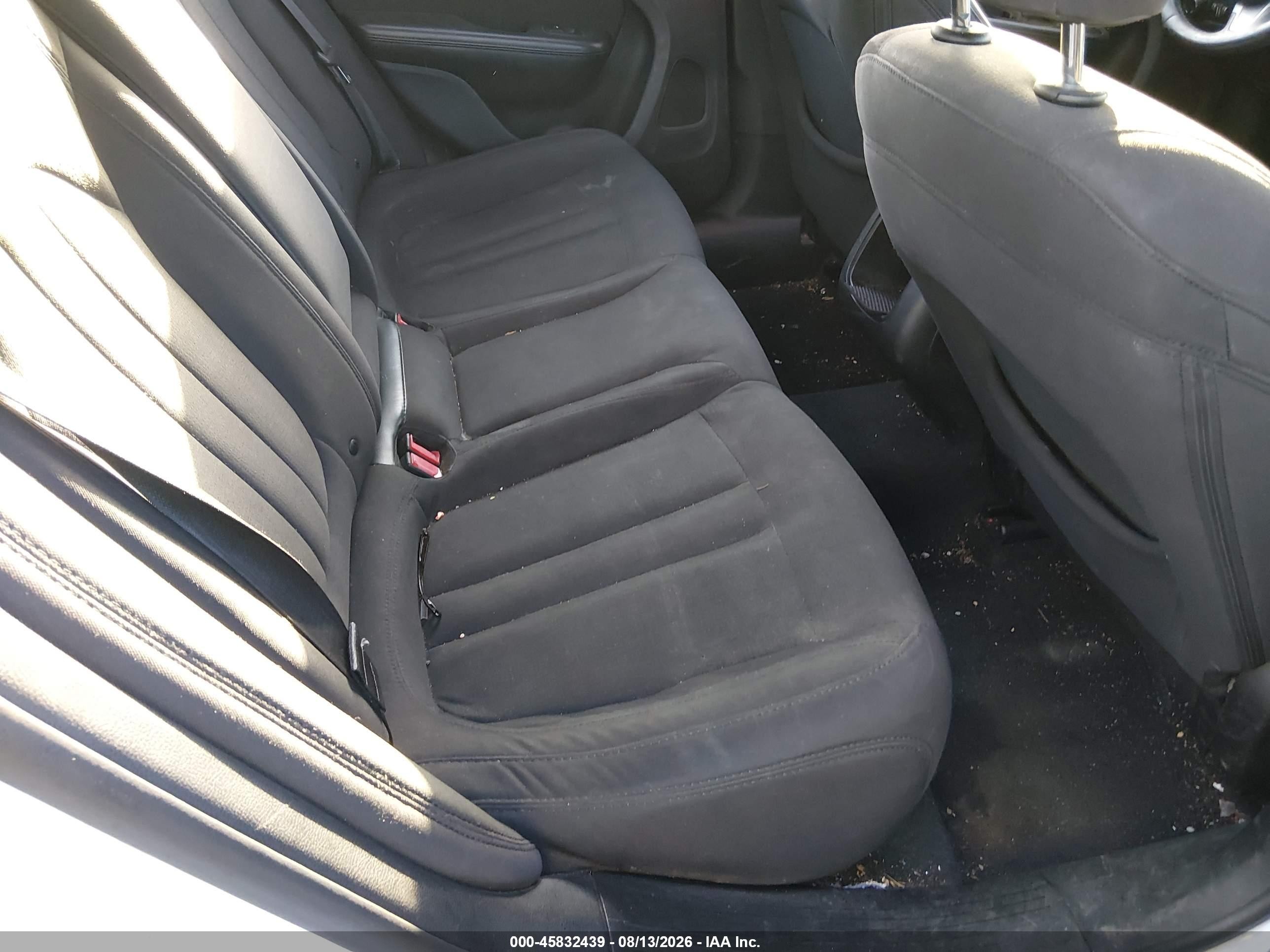 2015 Chrysler 200 Limited White vin: 1C3CCCAB4FN593867