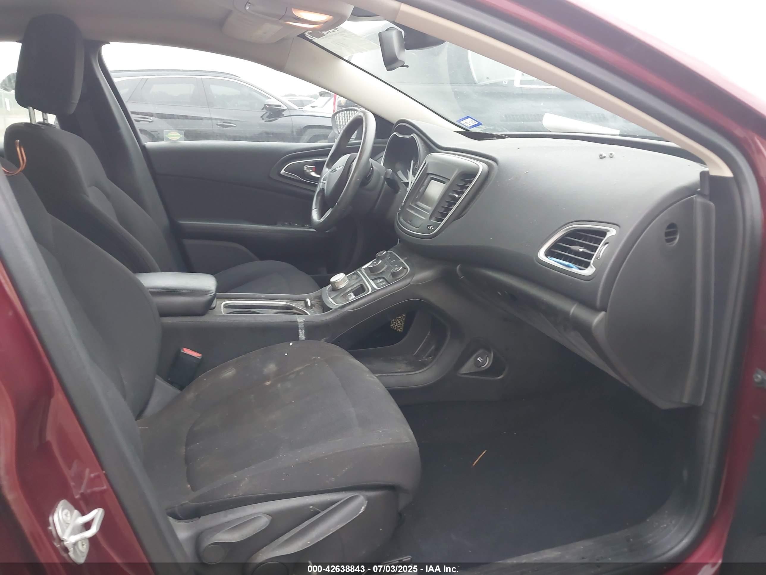 2015 Chrysler 200 Limited Red vin: 1C3CCCAB4FN607041
