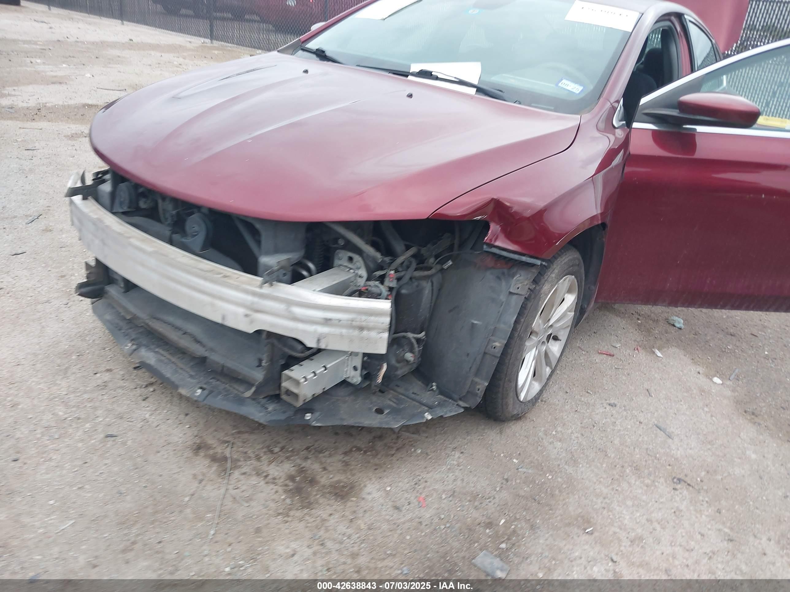 2015 Chrysler 200 Limited Red vin: 1C3CCCAB4FN607041