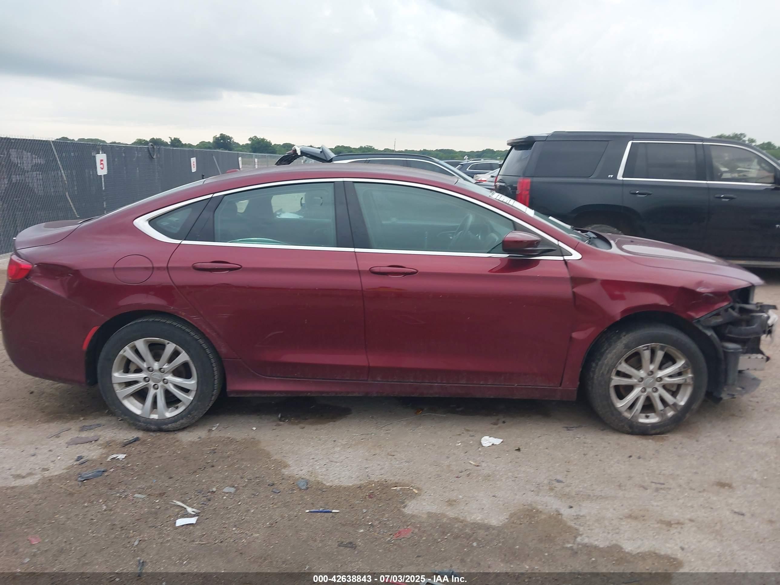 2015 Chrysler 200 Limited Red vin: 1C3CCCAB4FN607041