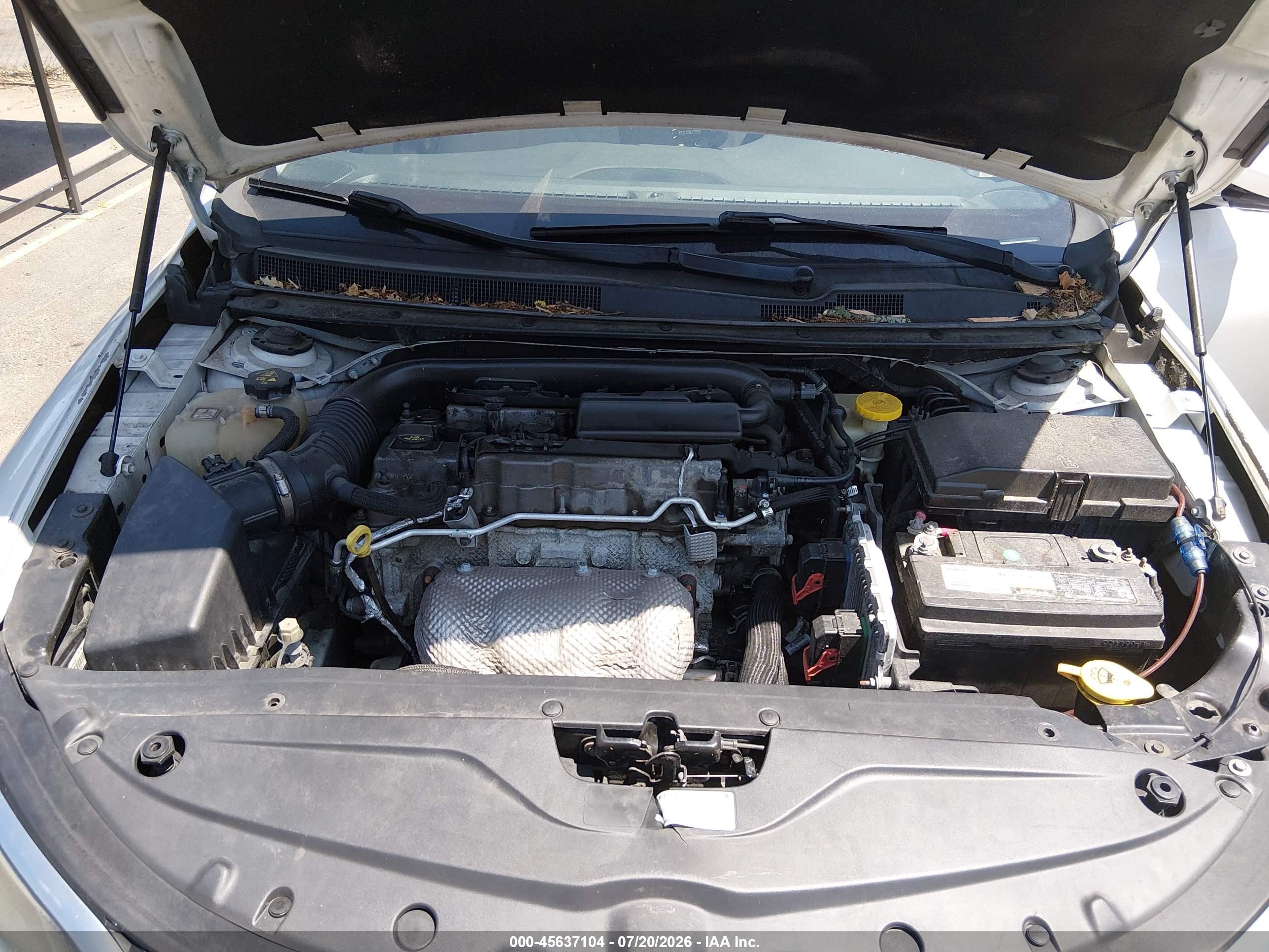 2015 Chrysler 200 Limited White vin: 1C3CCCAB4FN607119