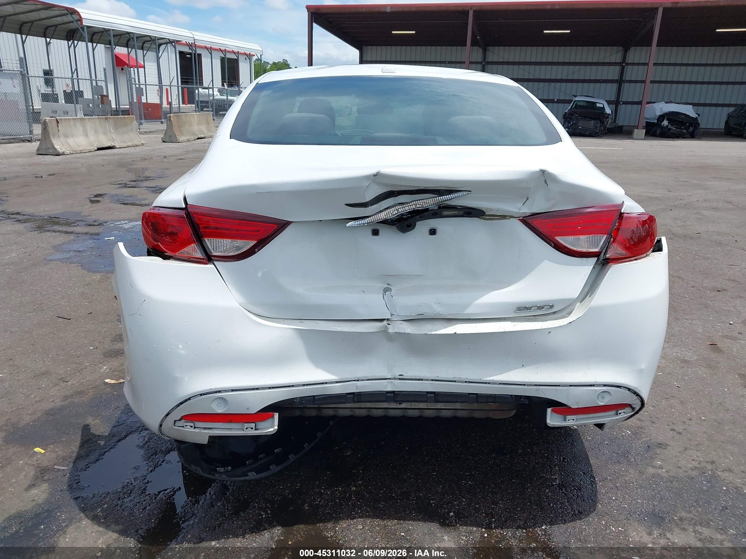 2015 Chrysler 200 Limited Белый vin: 1C3CCCAB4FN649080