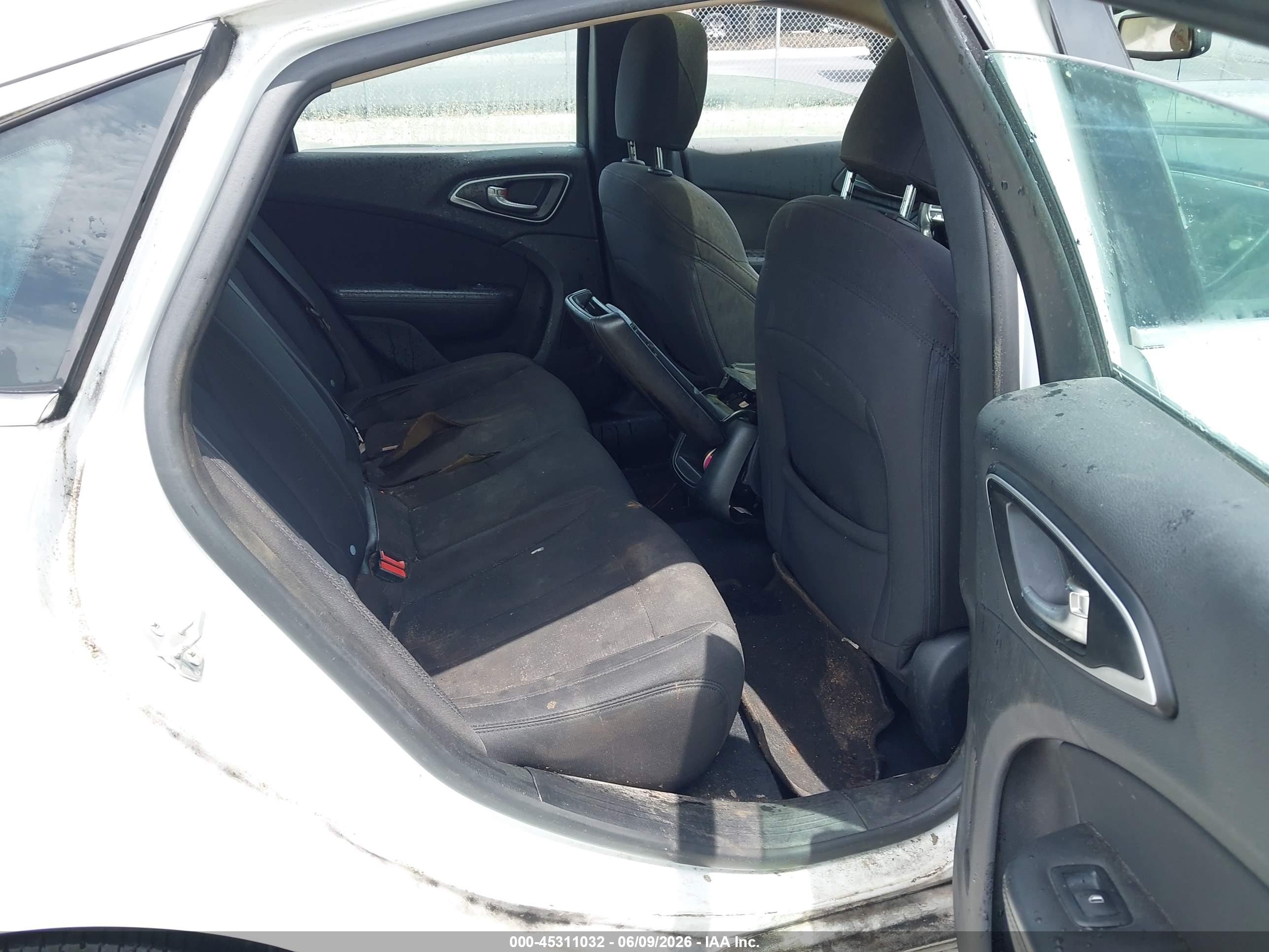2015 Chrysler 200 Limited Белый vin: 1C3CCCAB4FN649080