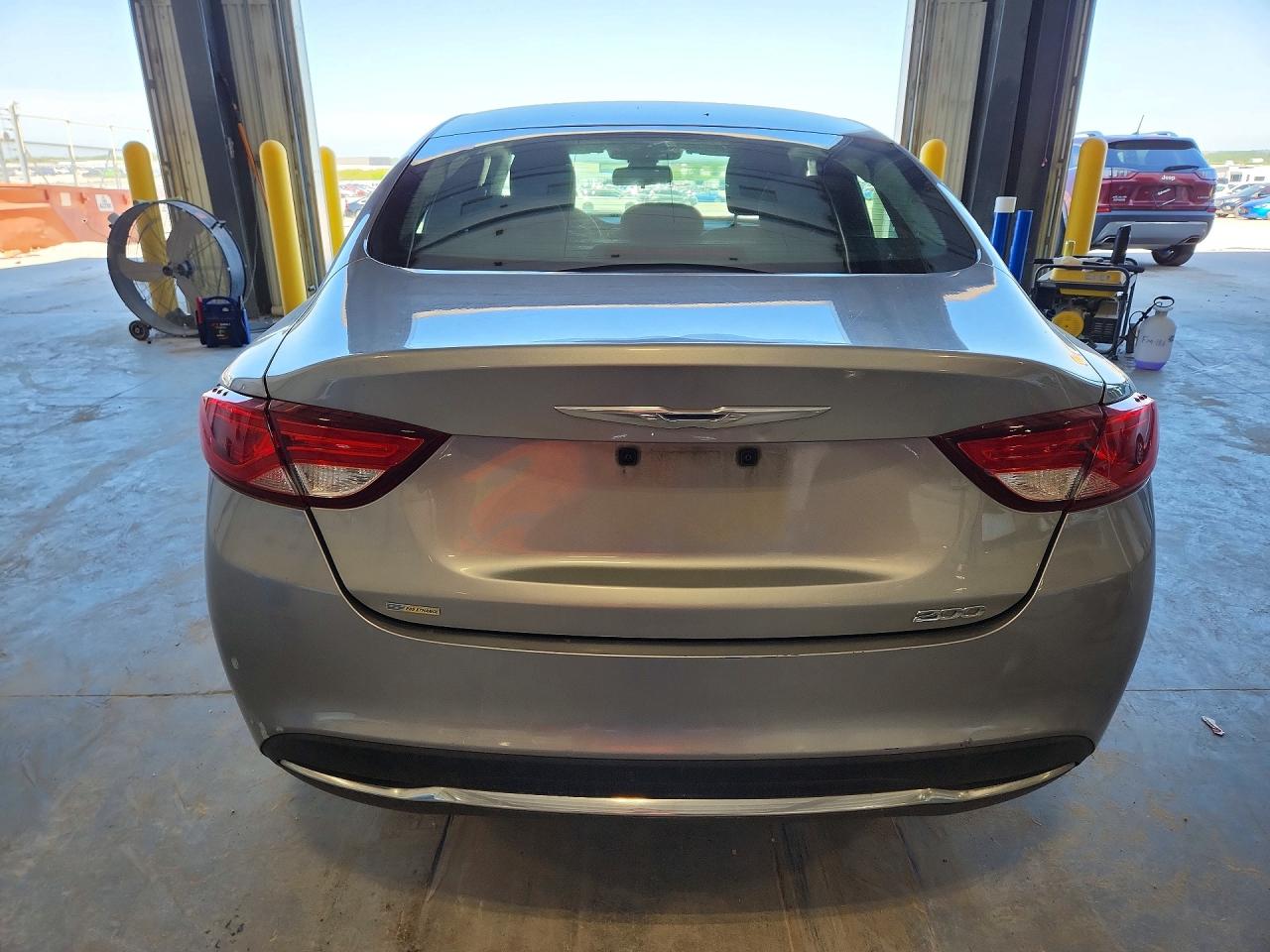 2015 Chrysler 200 Limited Серебряный vin: 1C3CCCAB4FN691314