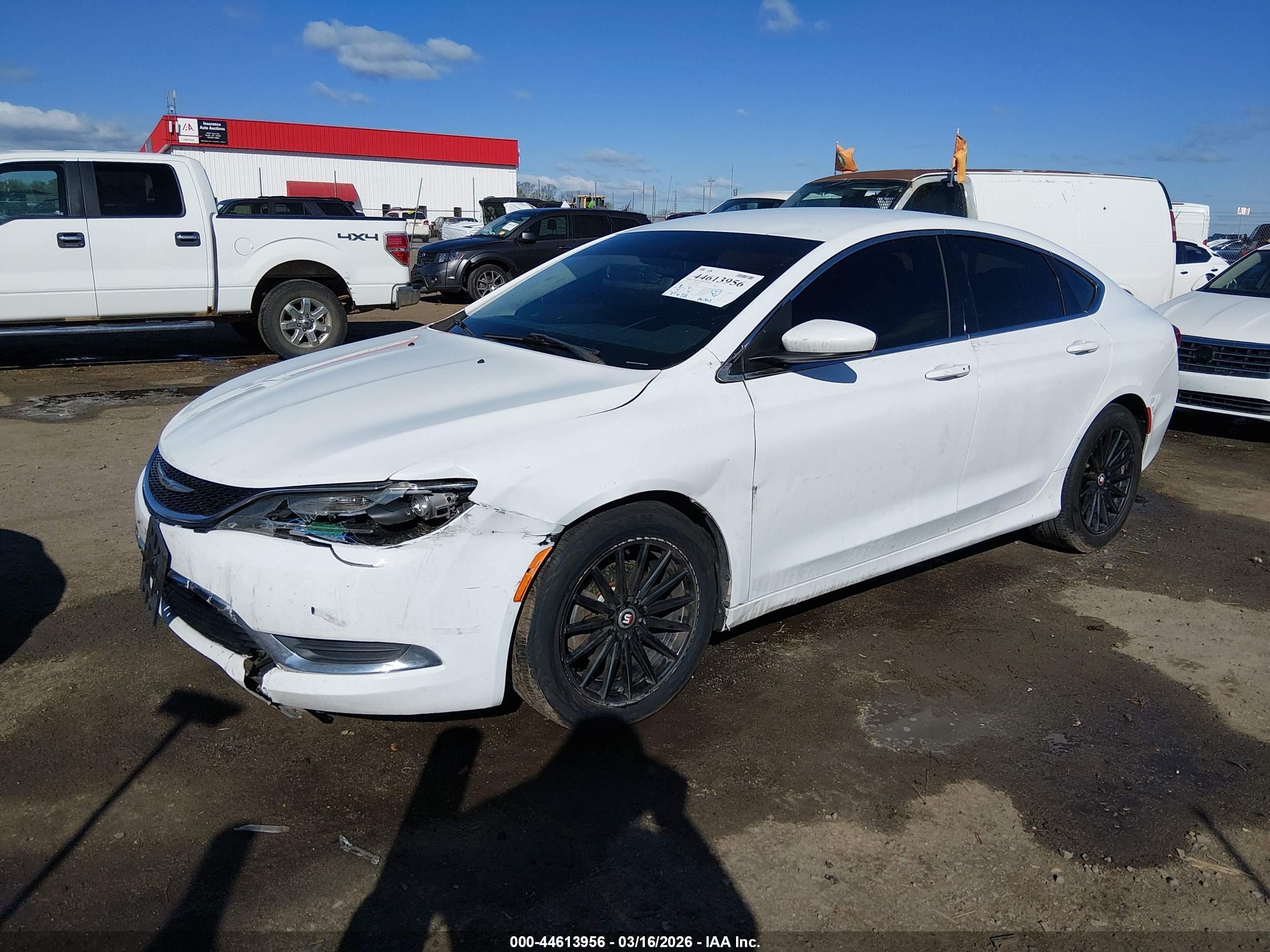 2015 Chrysler 200 Limited White vin: 1C3CCCAB4FN714817