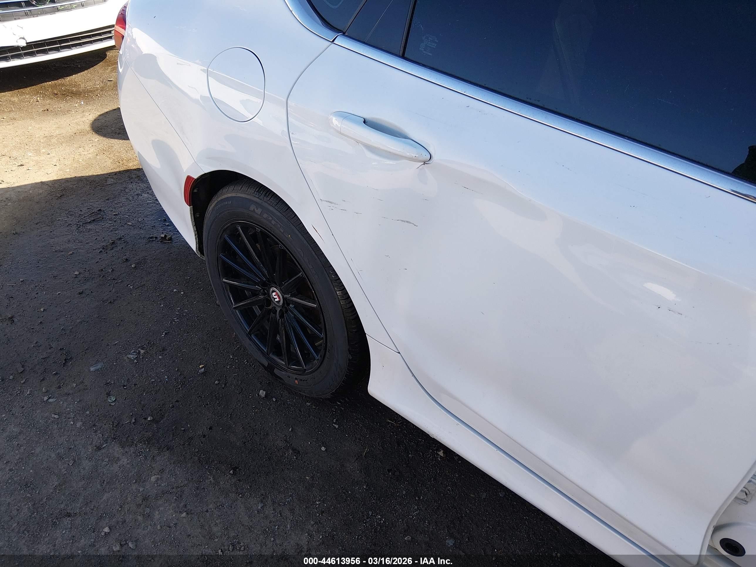 2015 Chrysler 200 Limited White vin: 1C3CCCAB4FN714817
