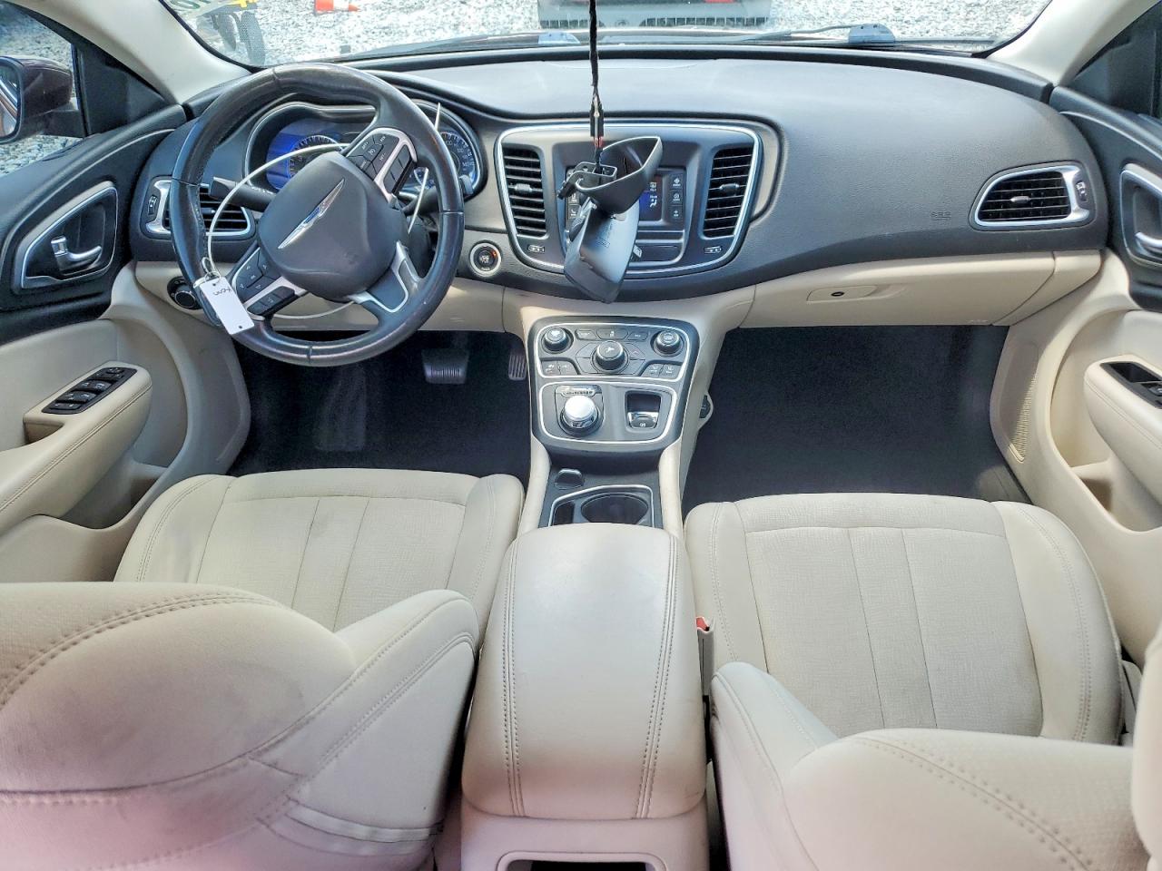 2015 Chrysler 200 Limited Red vin: 1C3CCCAB4FN743380
