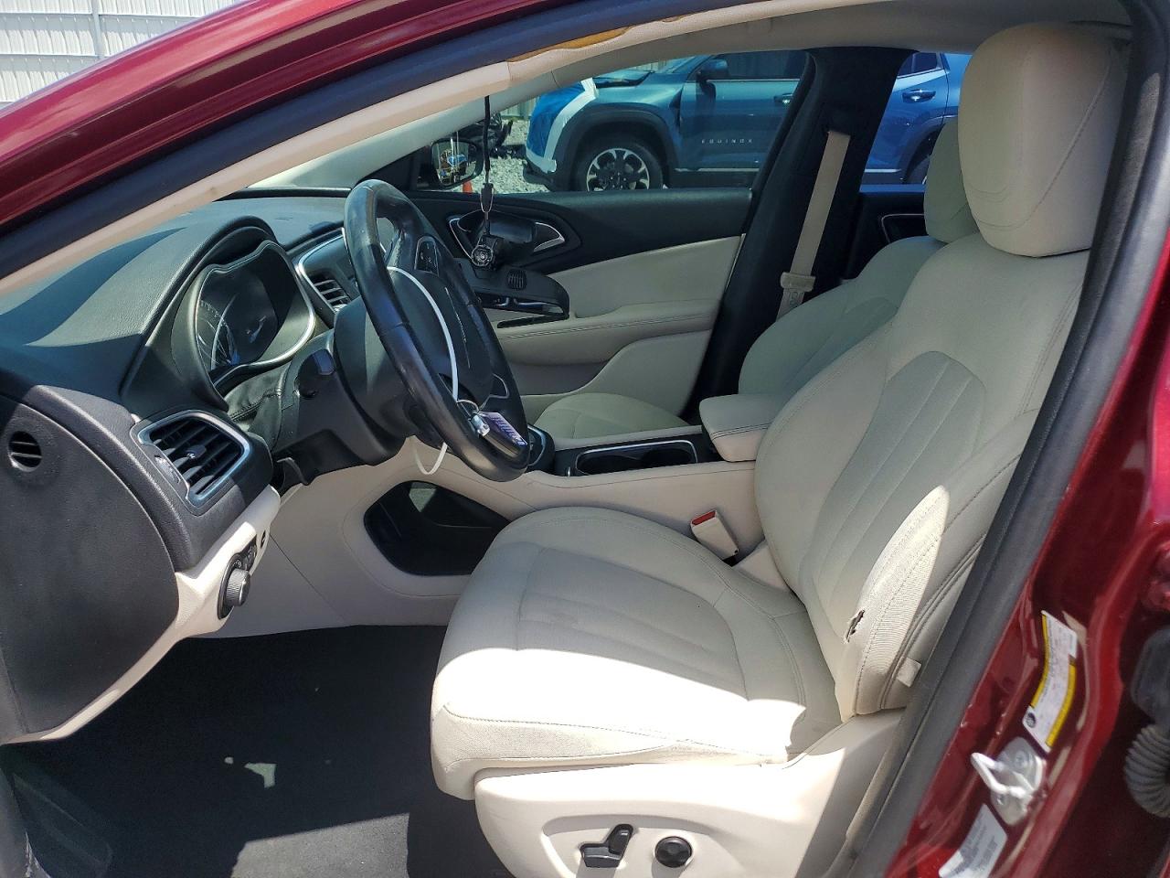 2015 Chrysler 200 Limited Red vin: 1C3CCCAB4FN743380