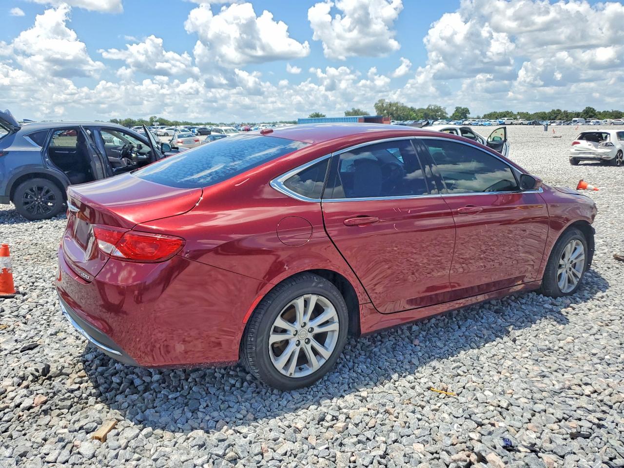 2015 Chrysler 200 Limited Red vin: 1C3CCCAB4FN743380