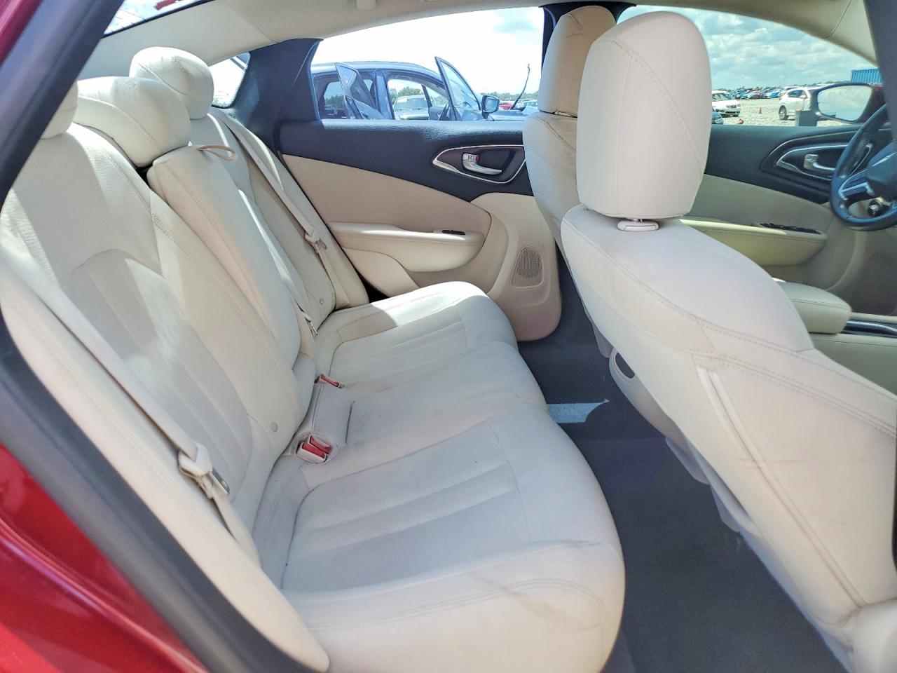 2015 Chrysler 200 Limited Red vin: 1C3CCCAB4FN743380