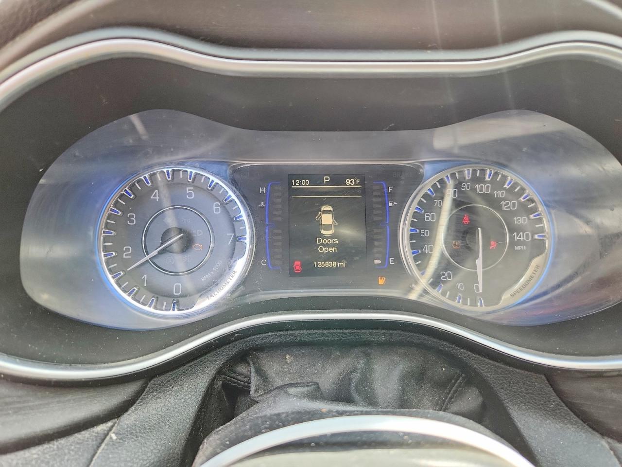 2015 Chrysler 200 Limited Silver vin: 1C3CCCAB4FN744044