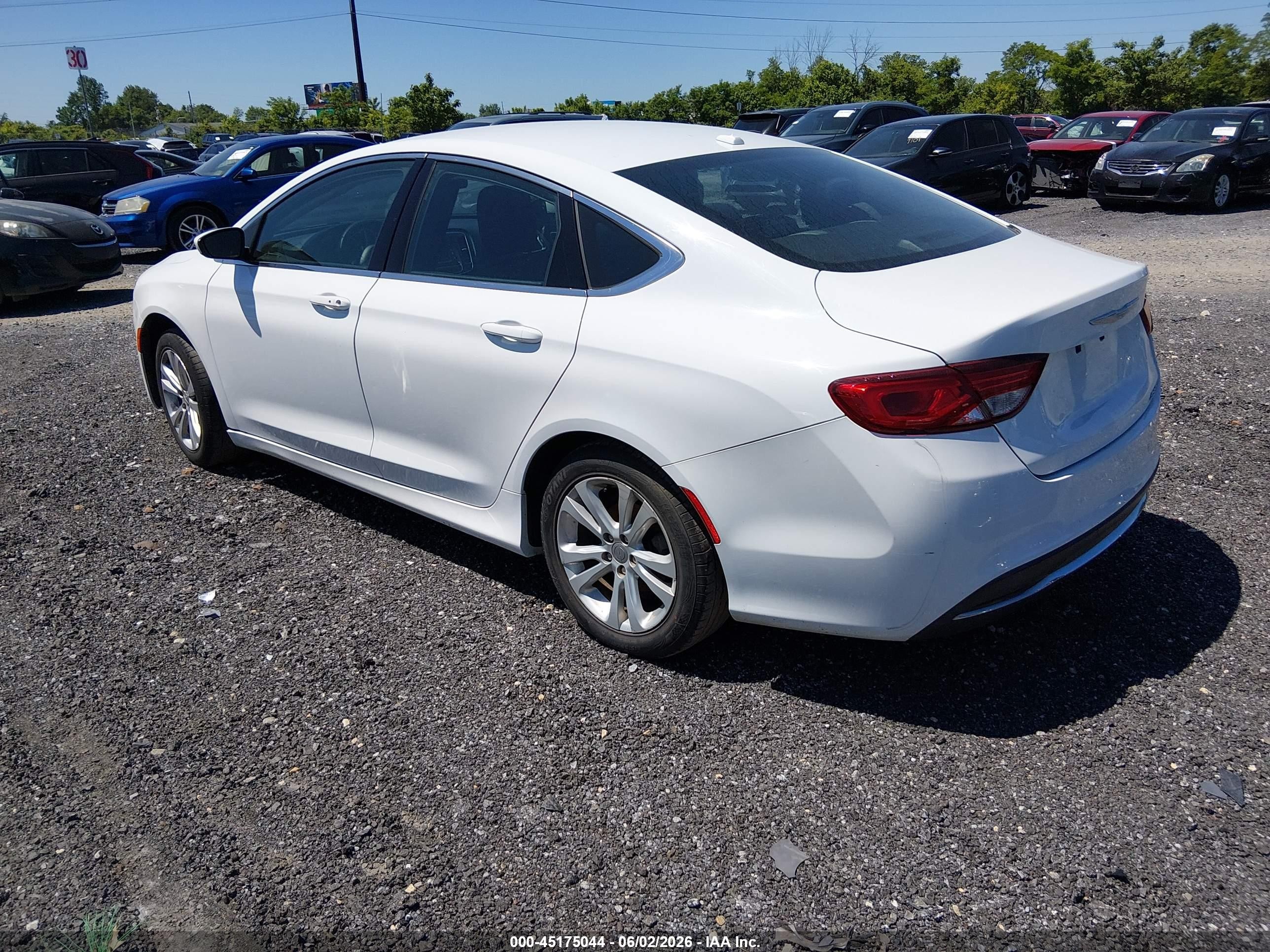 2016 Chrysler 200 Limited White vin: 1C3CCCAB4GN164830