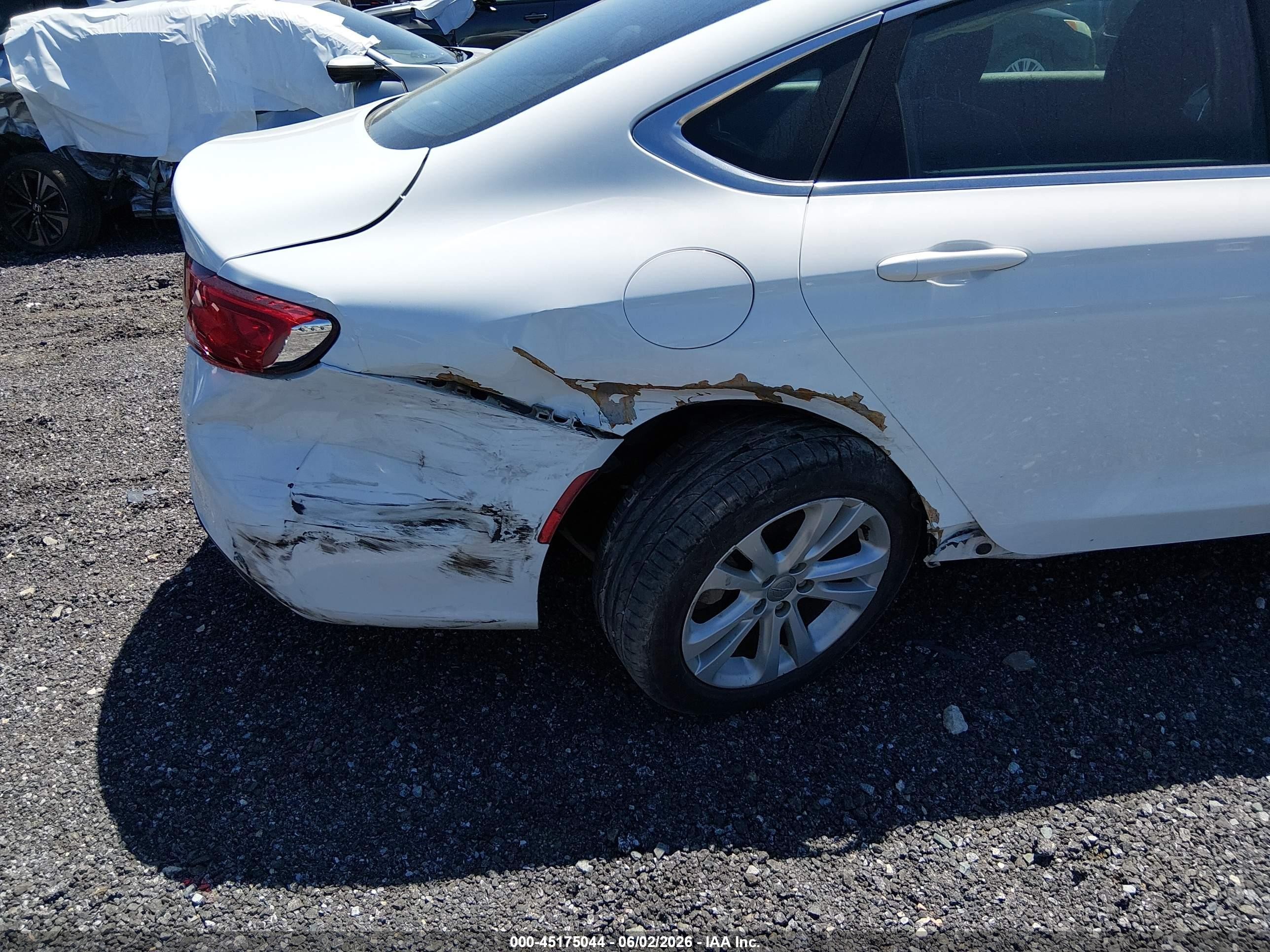 2016 Chrysler 200 Limited White vin: 1C3CCCAB4GN164830
