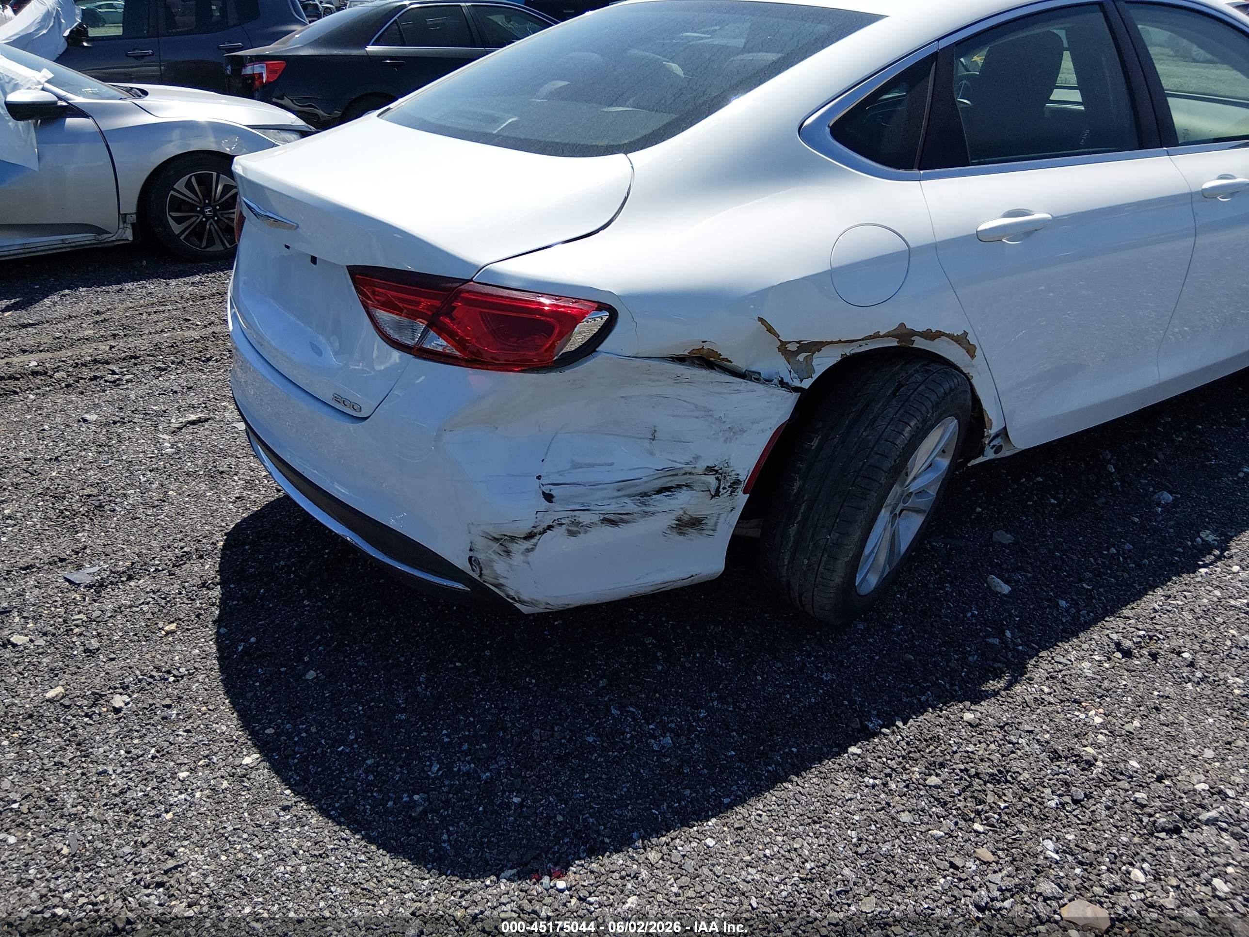 2016 Chrysler 200 Limited White vin: 1C3CCCAB4GN164830