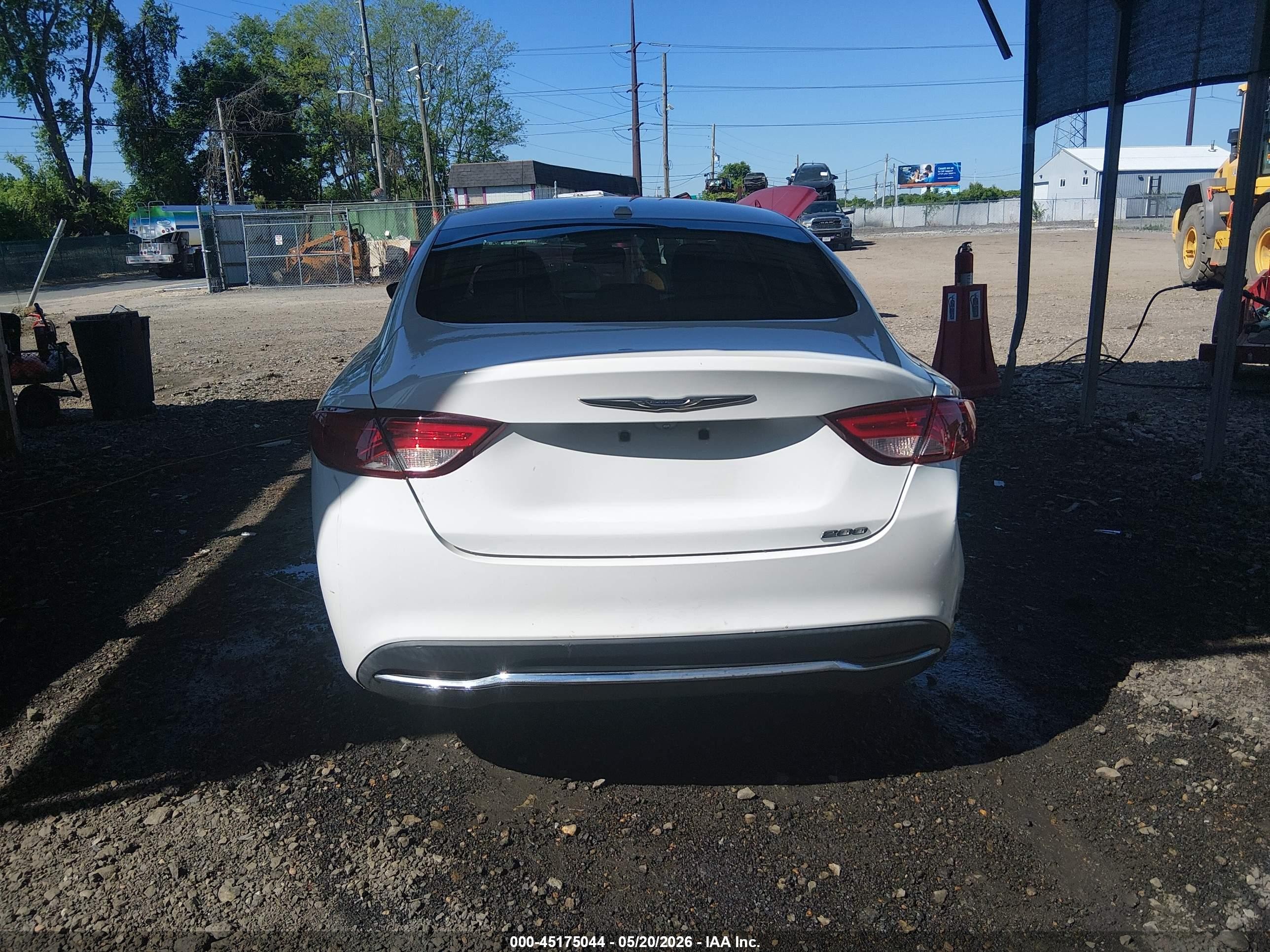 2016 Chrysler 200 Limited White vin: 1C3CCCAB4GN164830