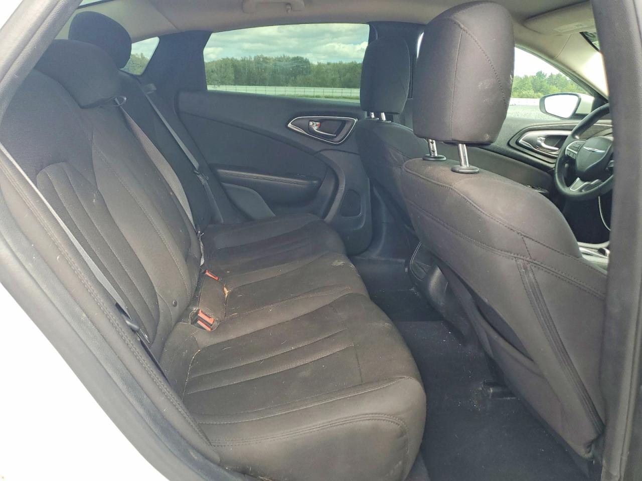 2015 Chrysler 200 Limited White vin: 1C3CCCAB5FN570159
