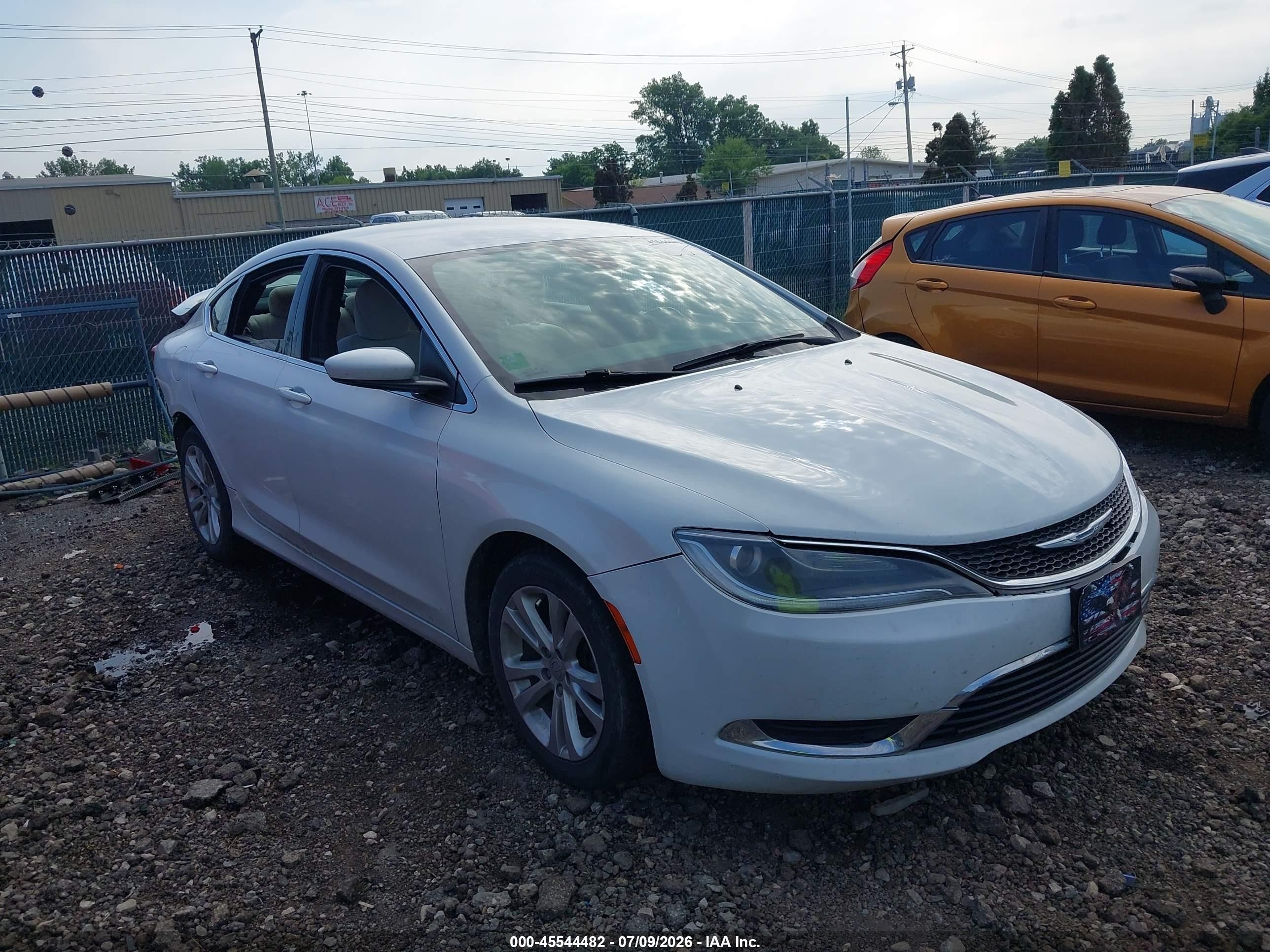 2015 Chrysler 200 Limited Белый vin: 1C3CCCAB5FN598690