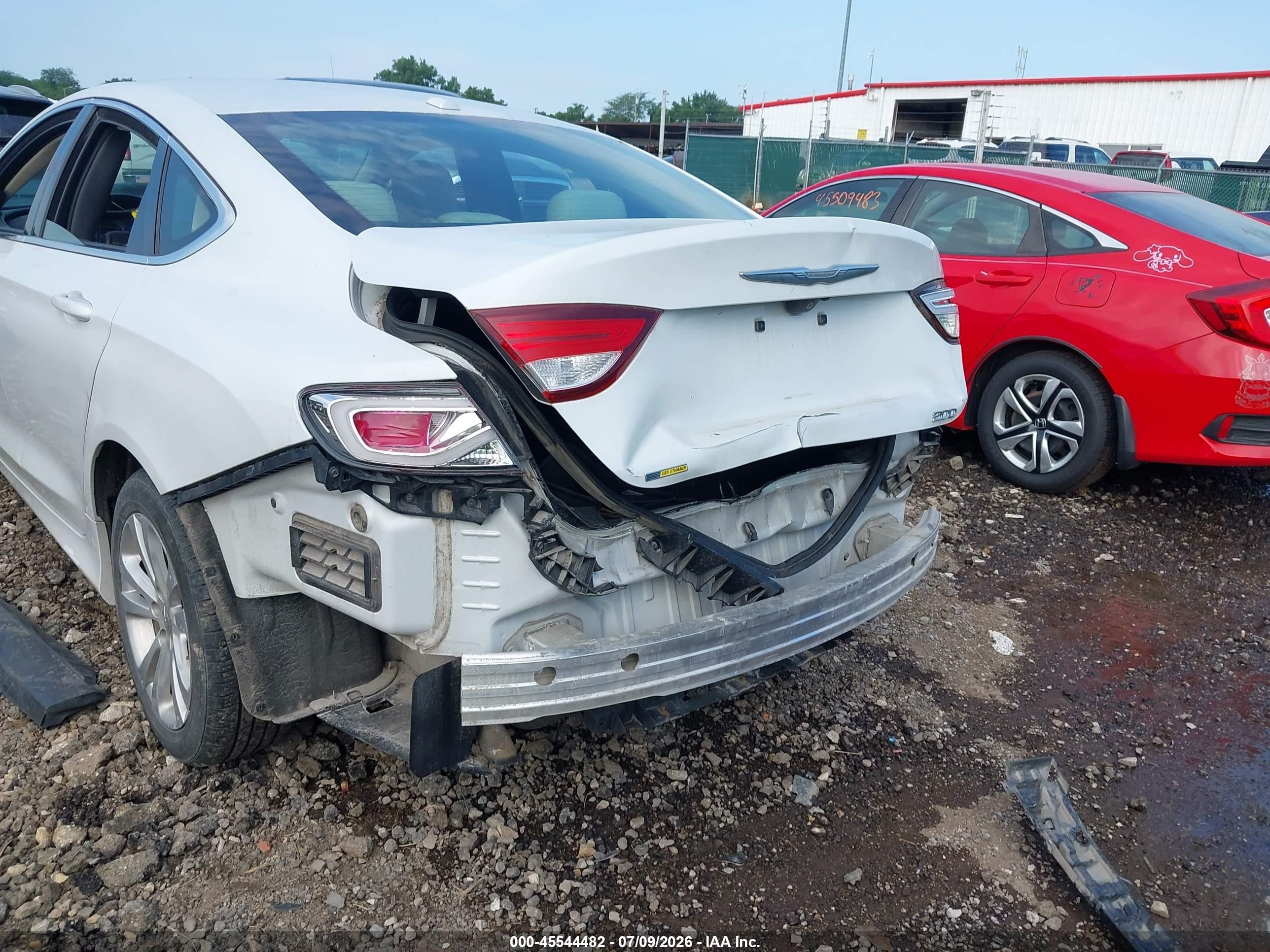 2015 Chrysler 200 Limited White vin: 1C3CCCAB5FN598690