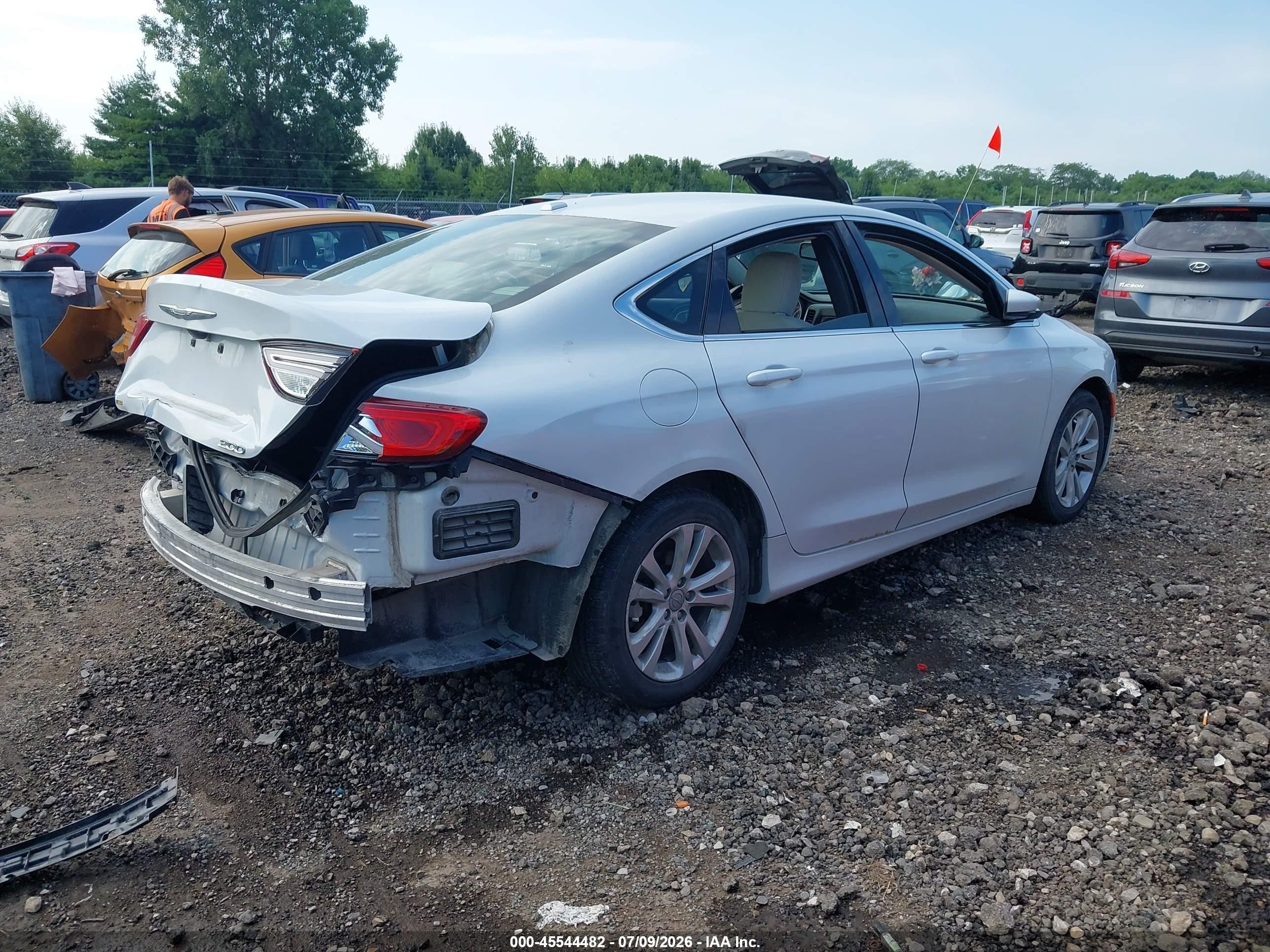 2015 Chrysler 200 Limited White vin: 1C3CCCAB5FN598690