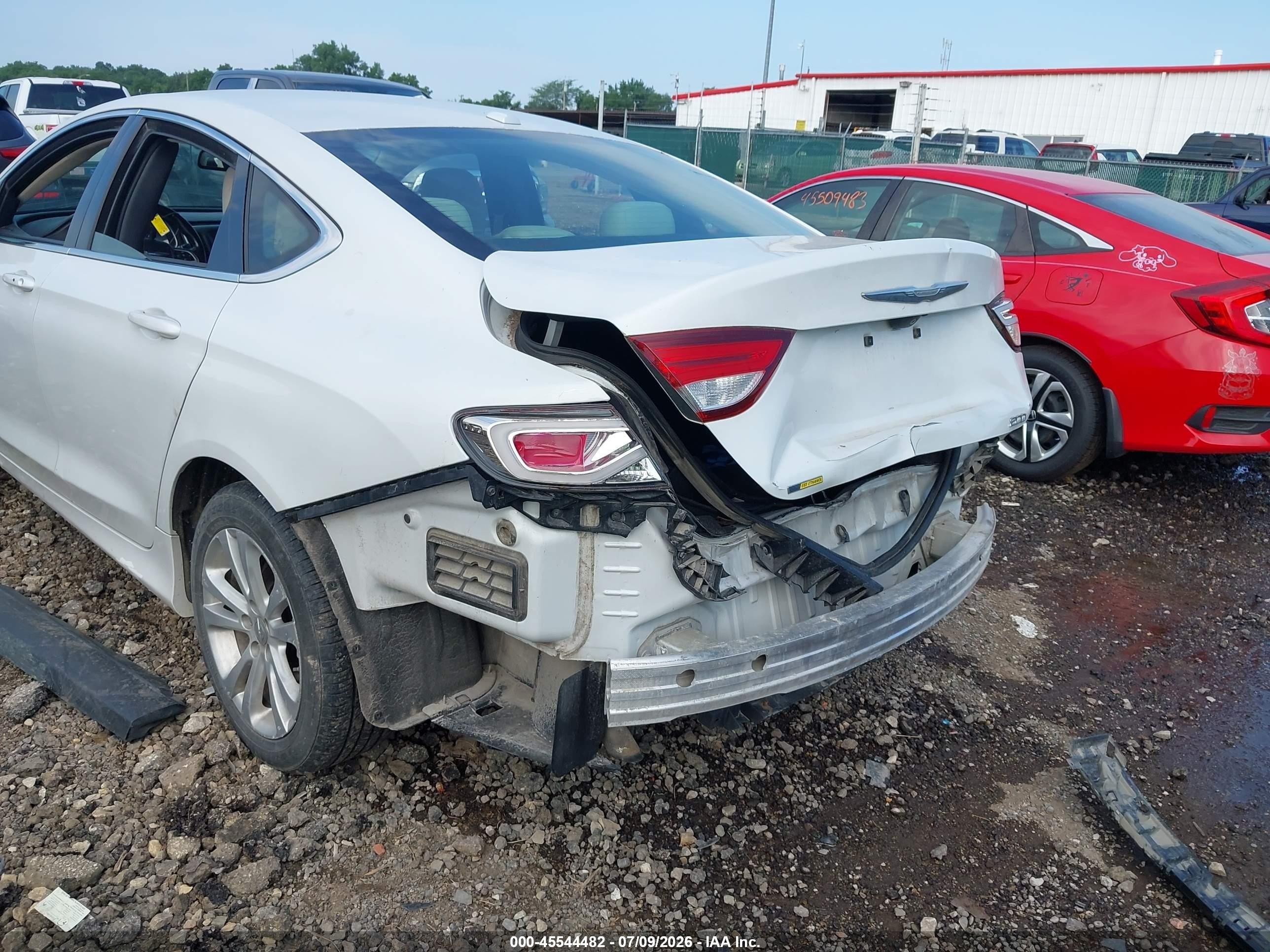 2015 Chrysler 200 Limited White vin: 1C3CCCAB5FN598690